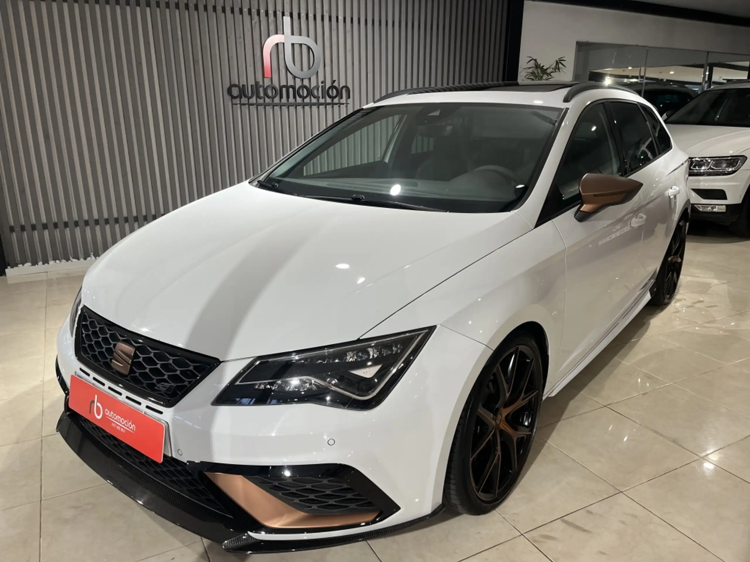 SEAT - Leon