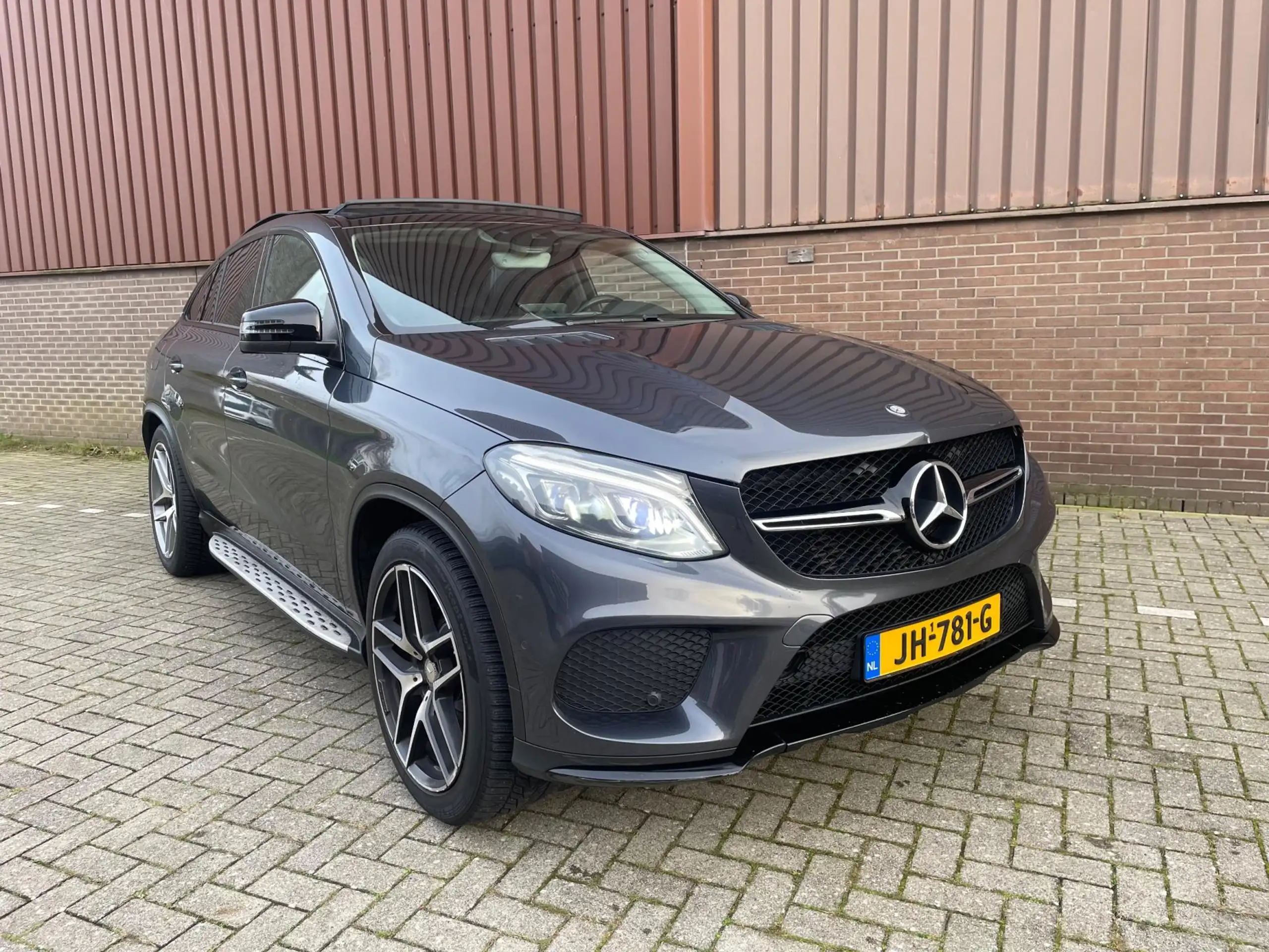 Mercedes-Benz - GLE 350