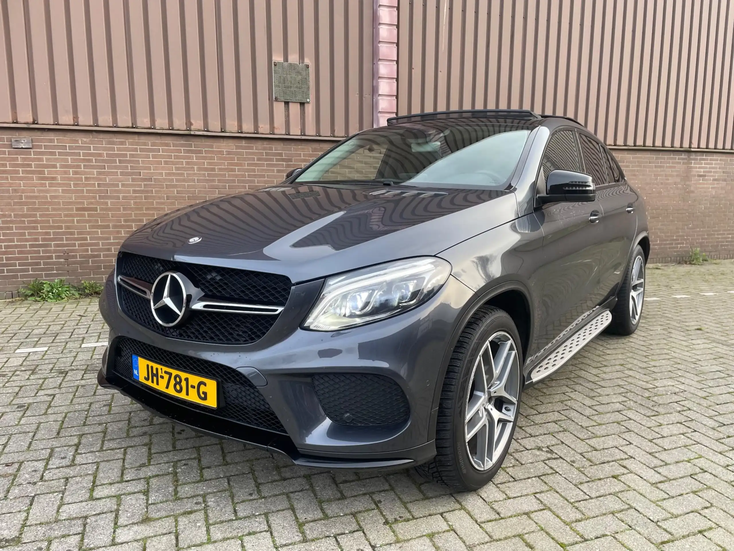 Mercedes-Benz - GLE 350