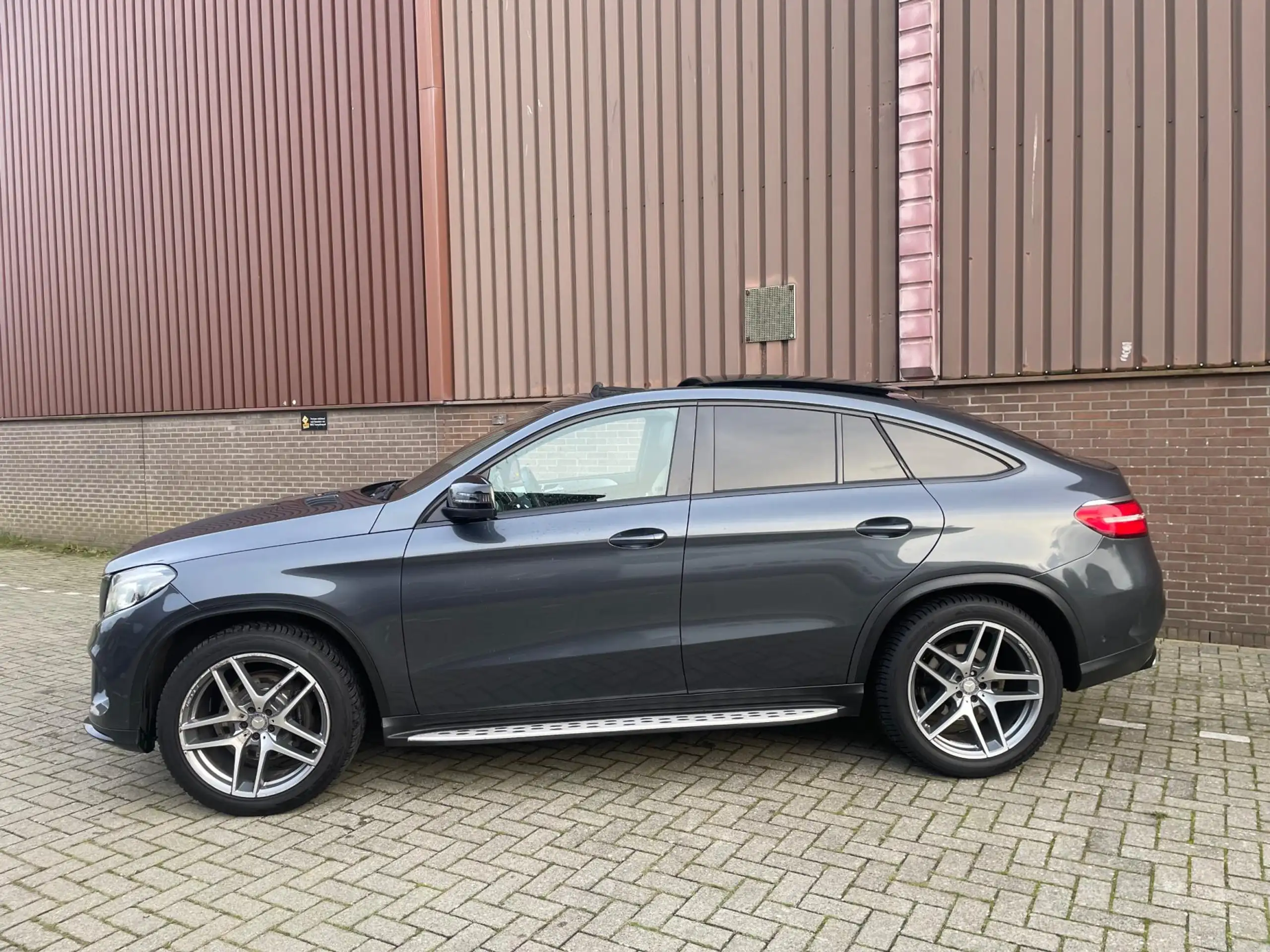 Mercedes-Benz - GLE 350