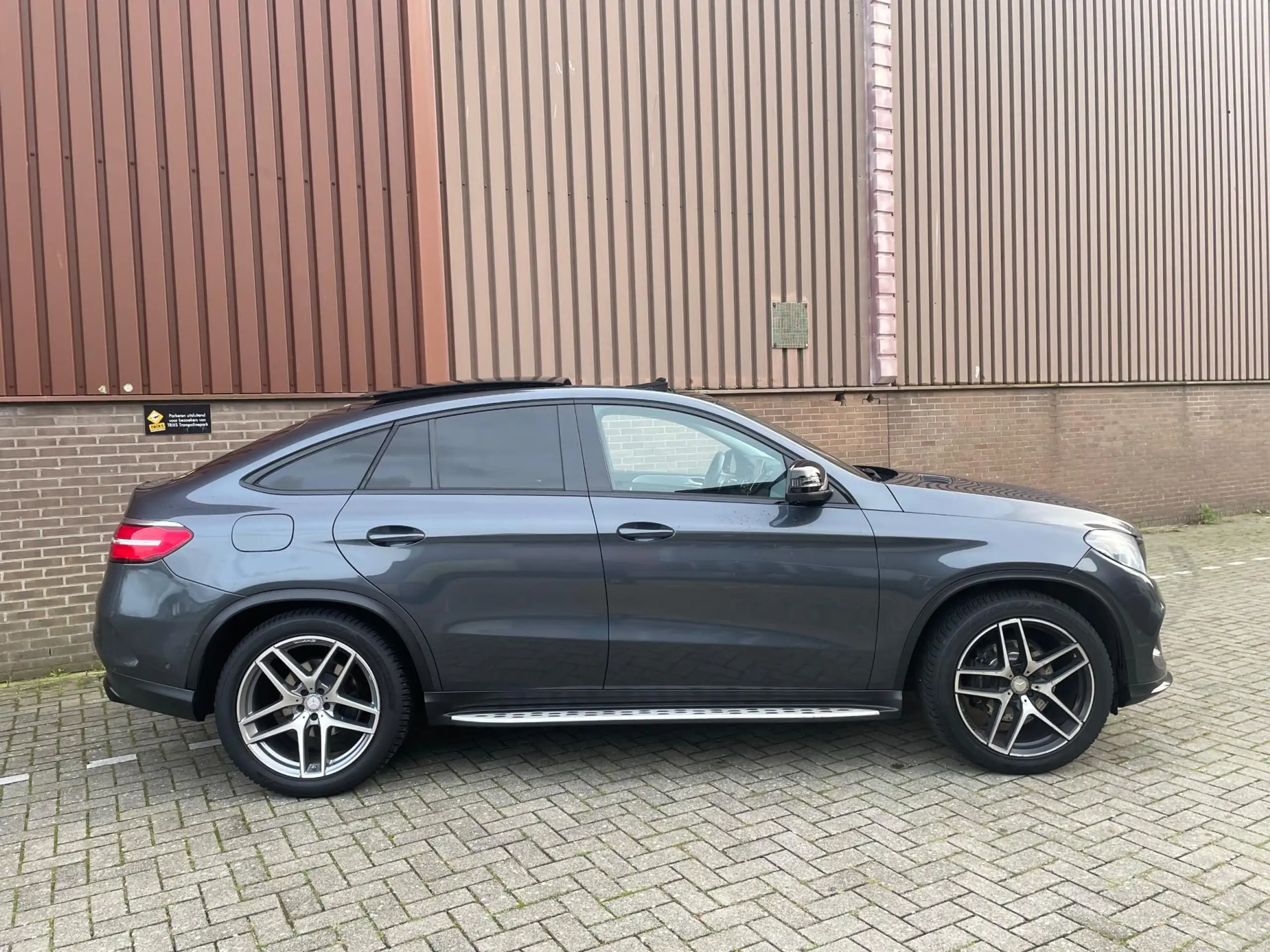 Mercedes-Benz - GLE 350