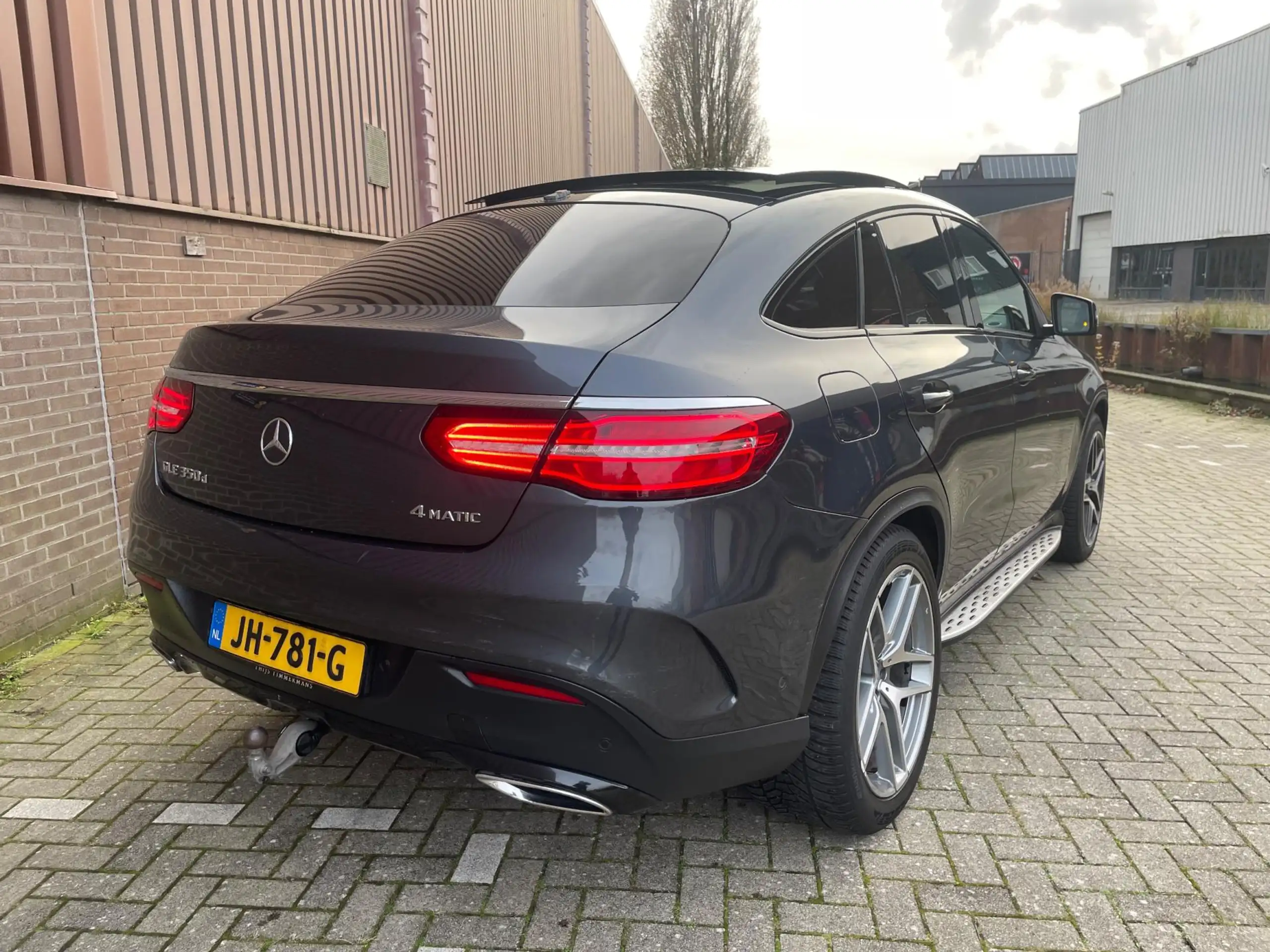 Mercedes-Benz - GLE 350