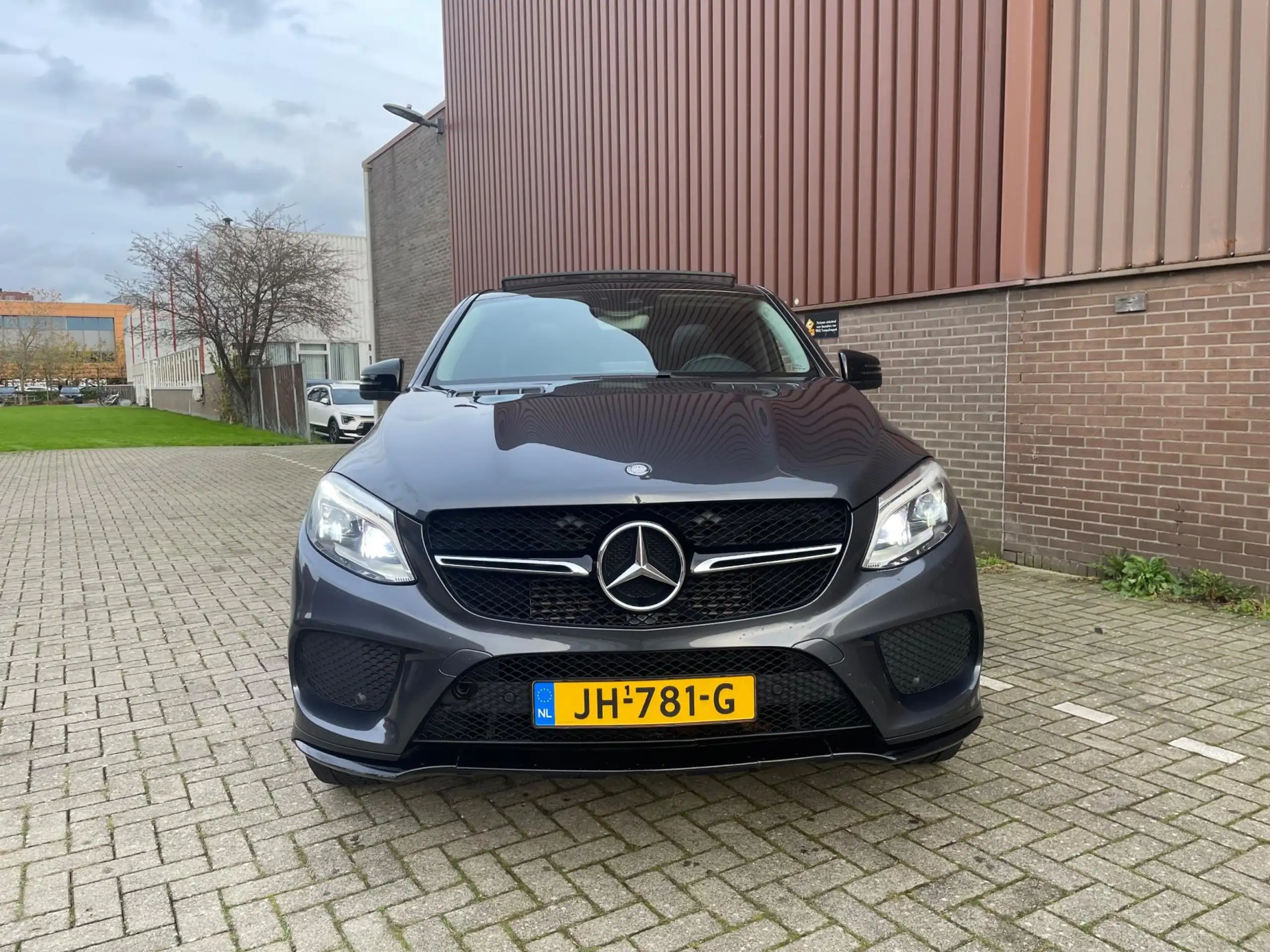 Mercedes-Benz - GLE 350