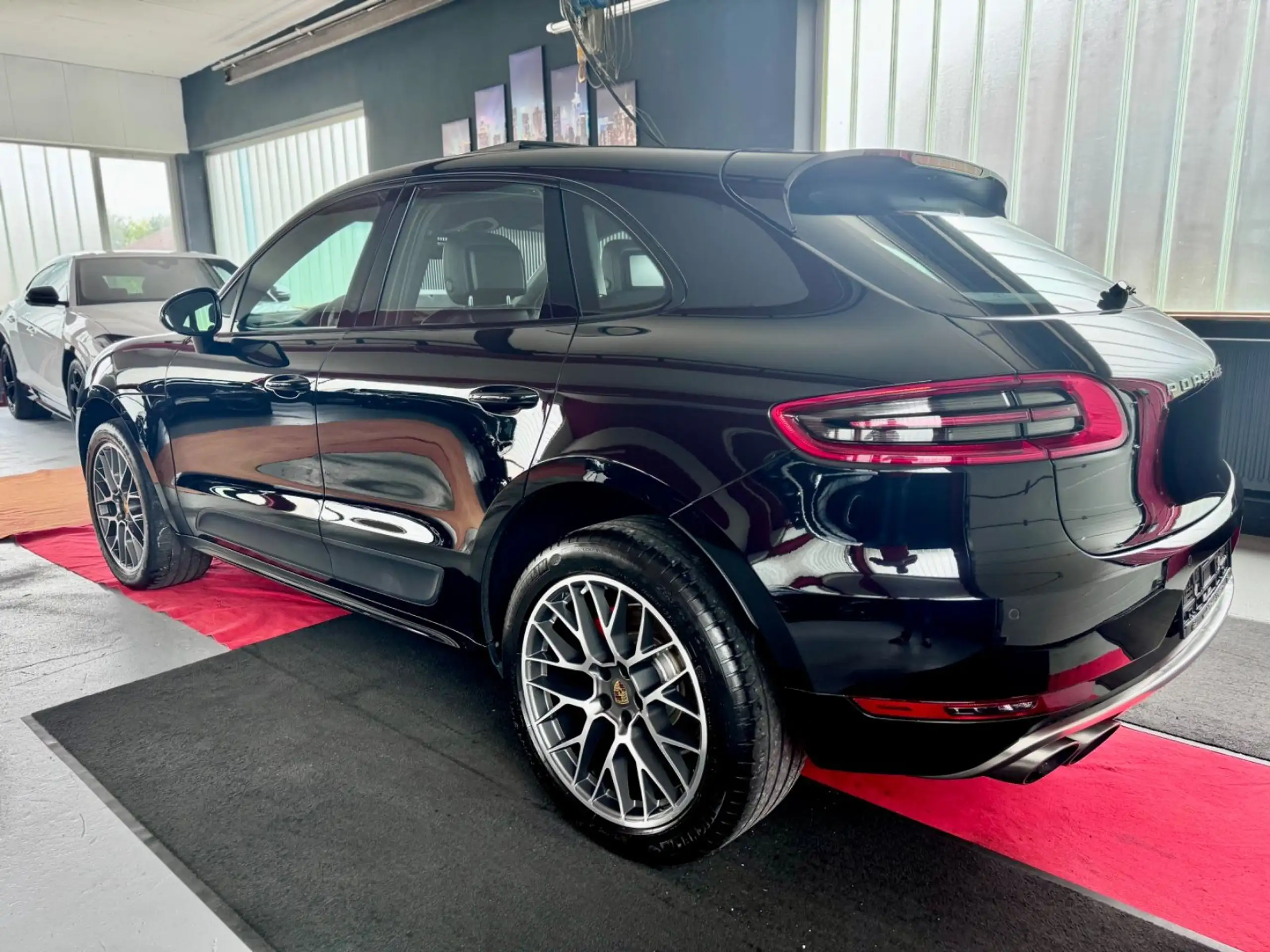 Porsche - Macan