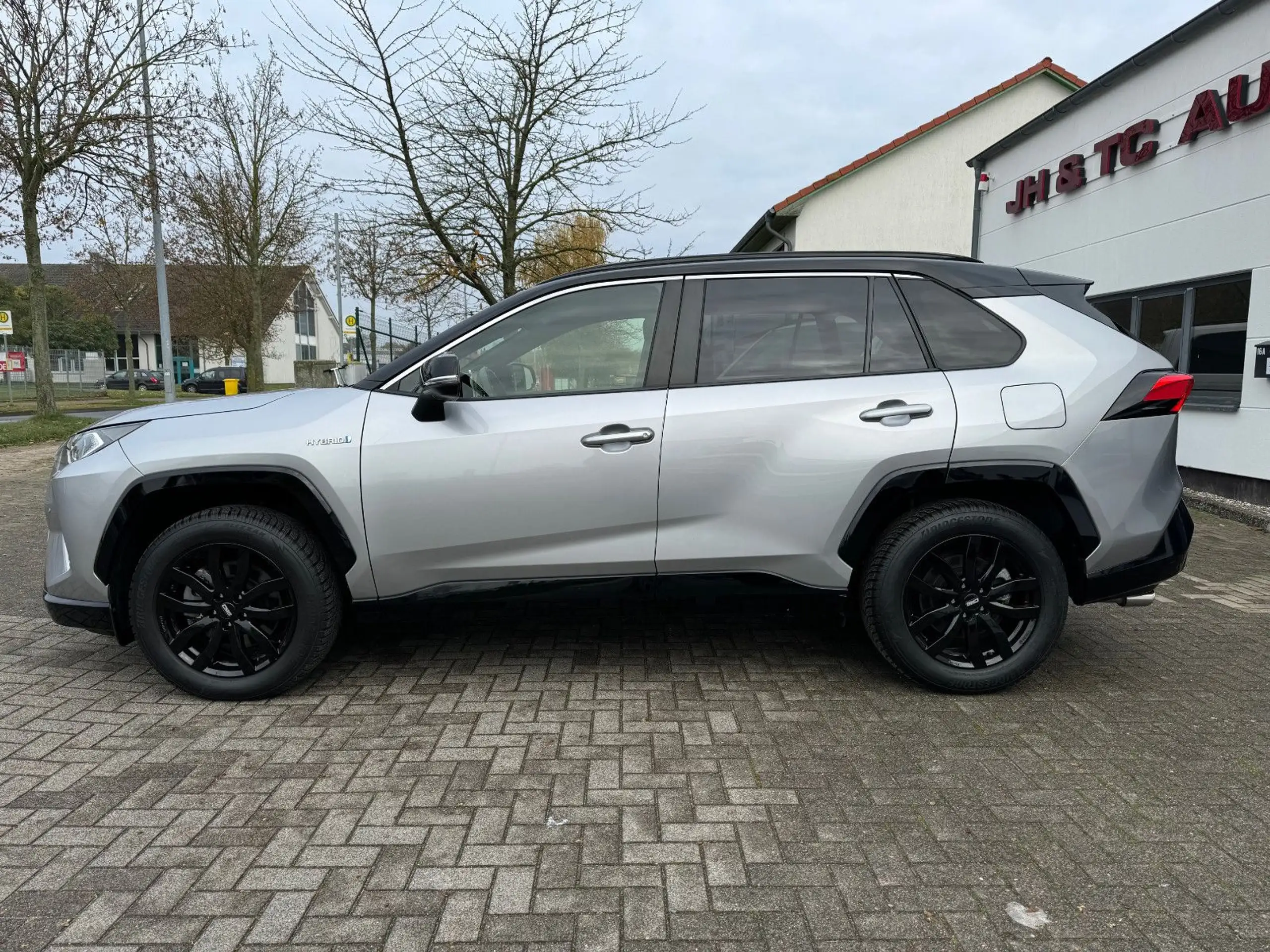 Toyota - RAV 4