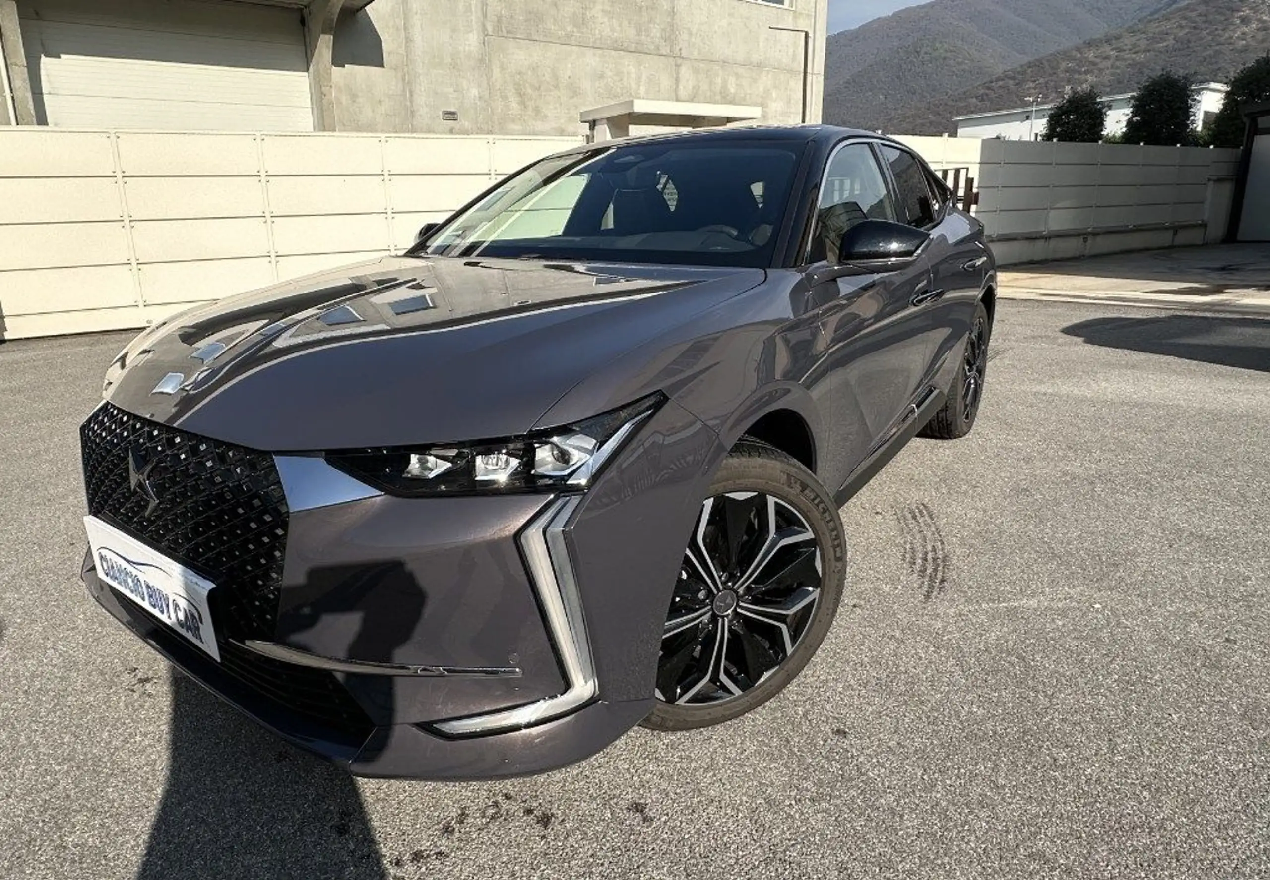 DS Automobiles - DS 4