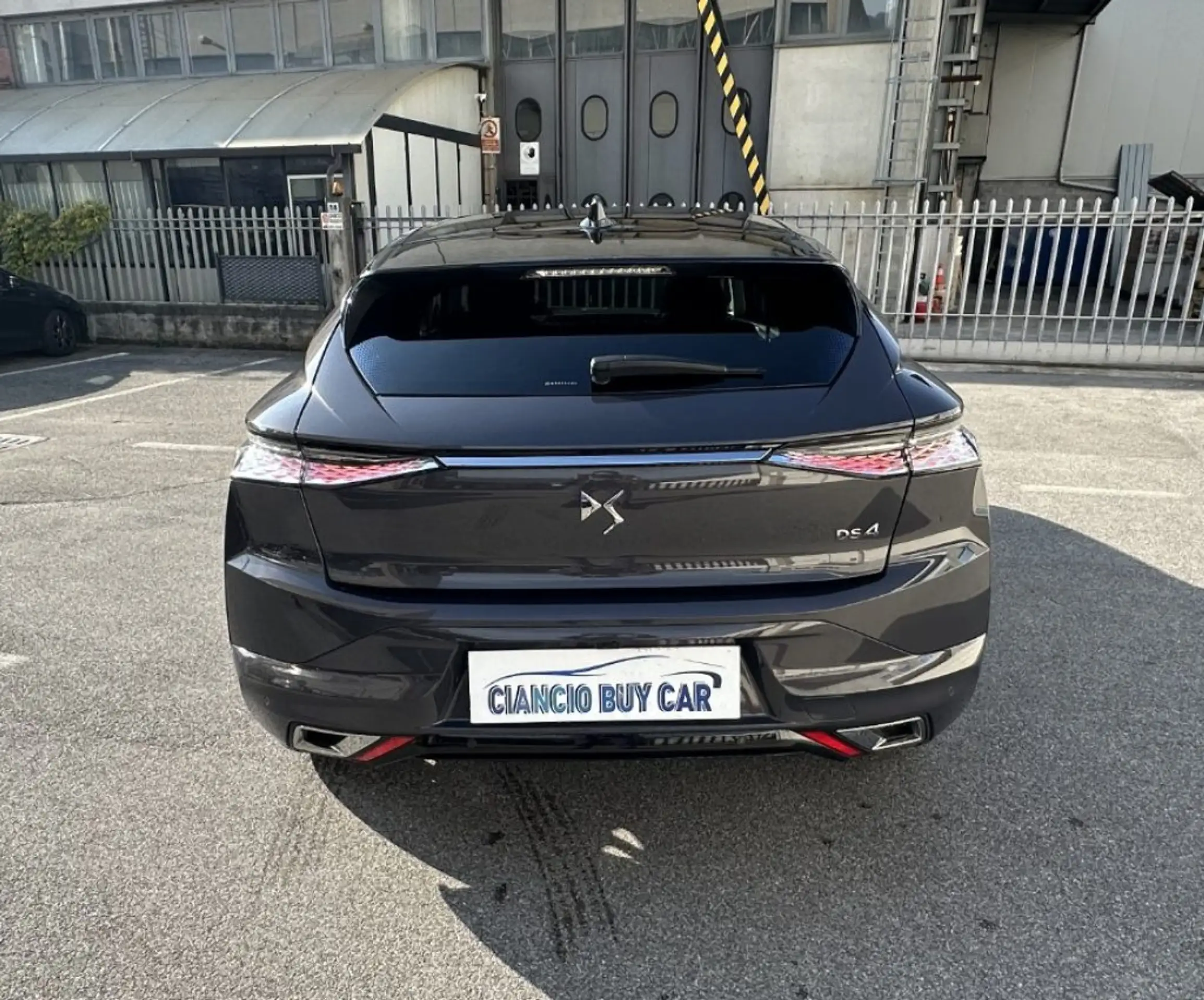 DS Automobiles - DS 4