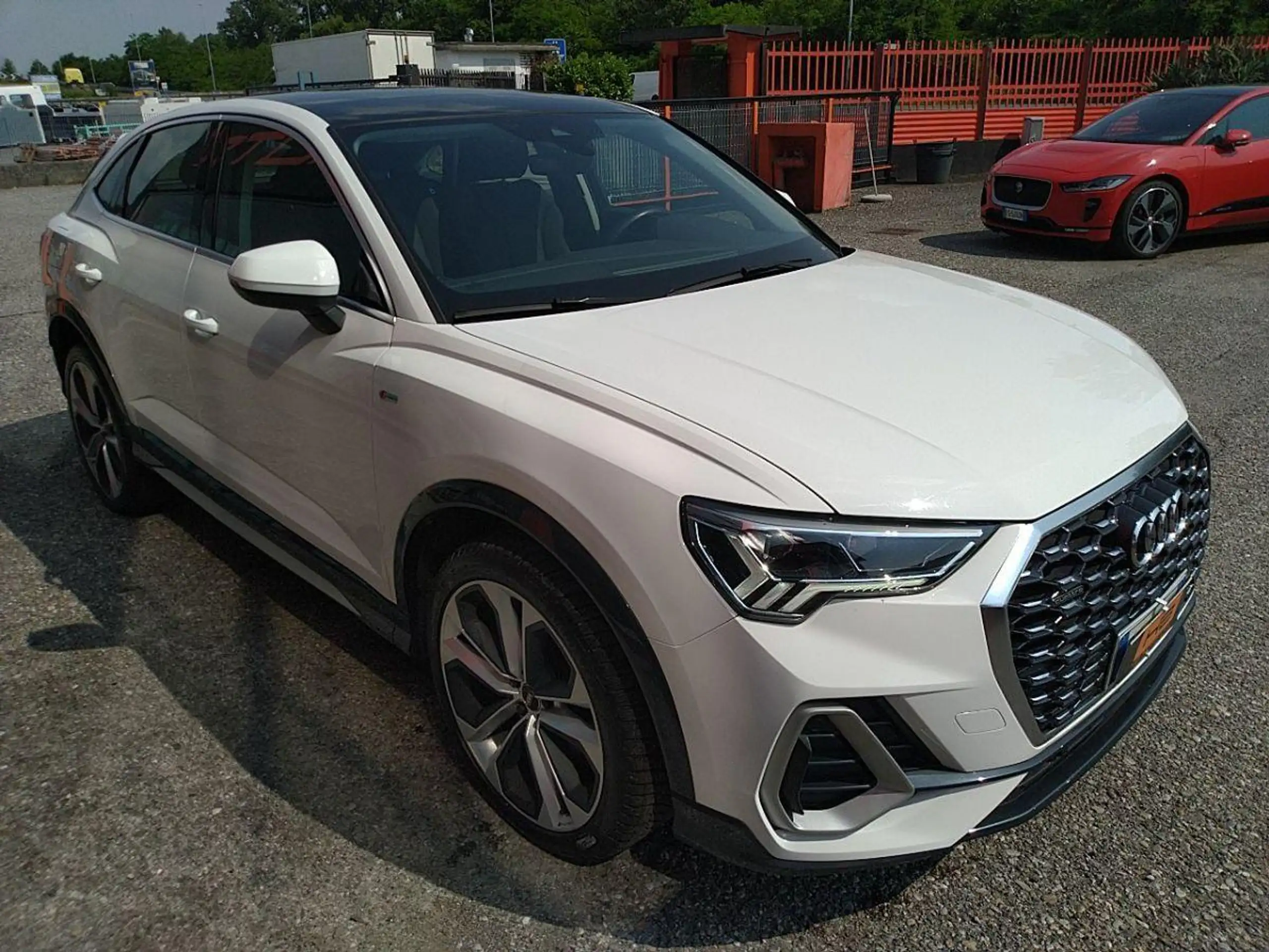 Audi - Q3