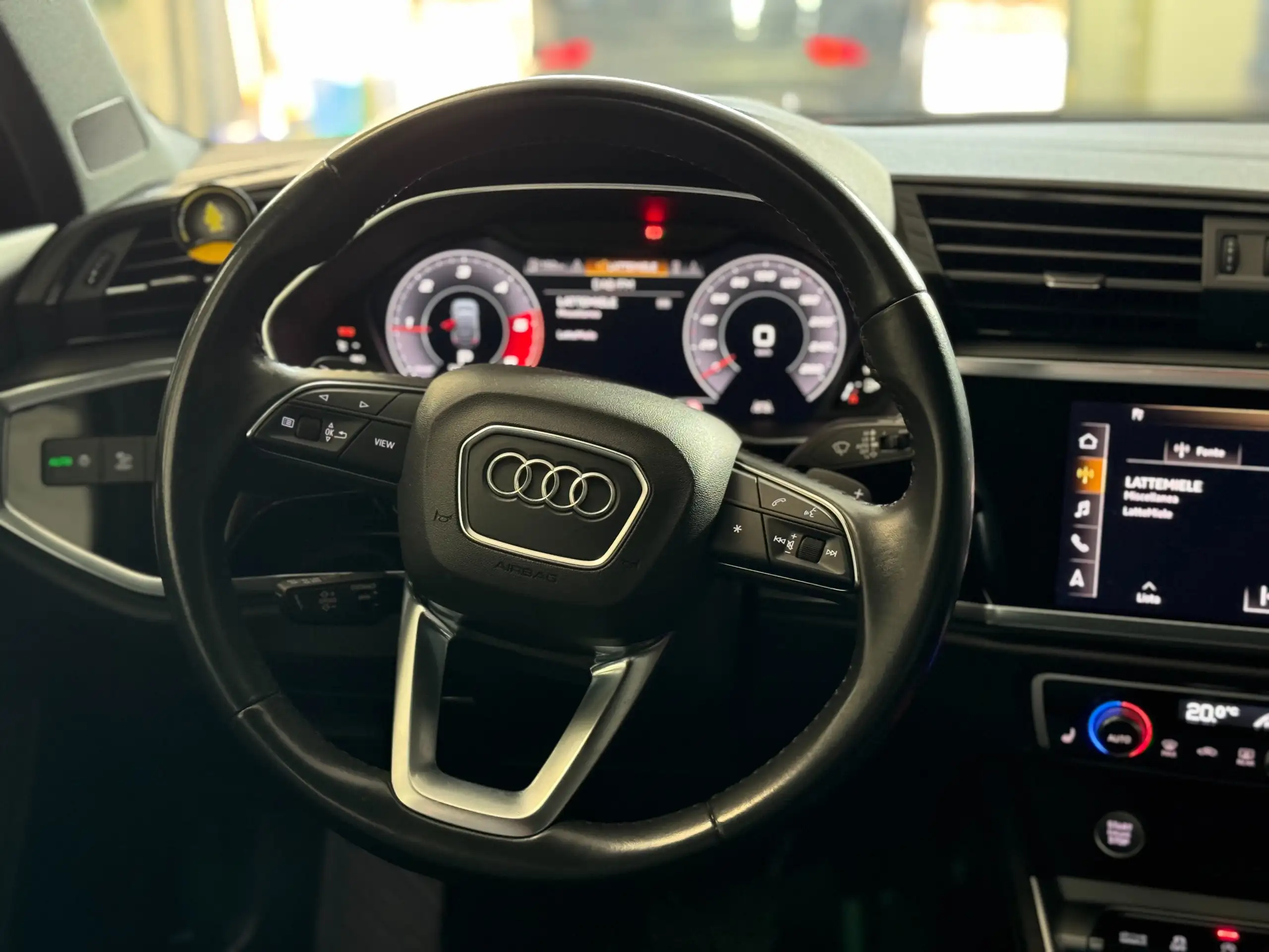 Audi - Q3