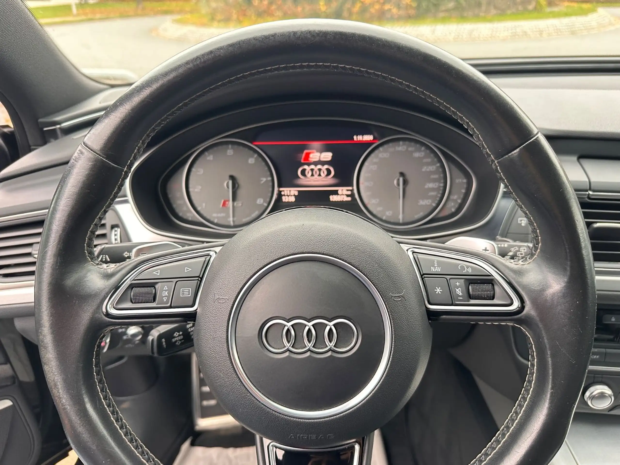 Audi - S6