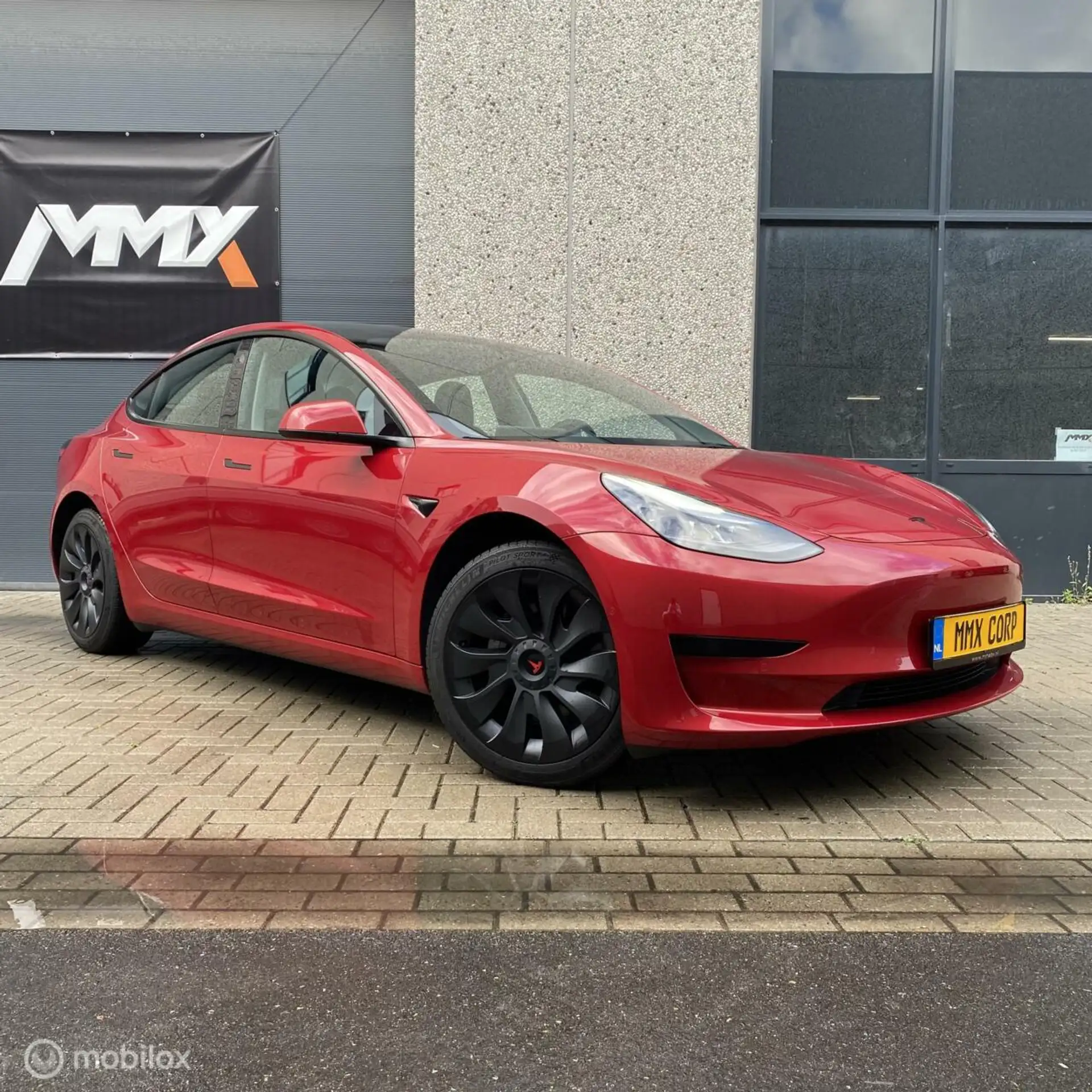 Tesla - Model 3