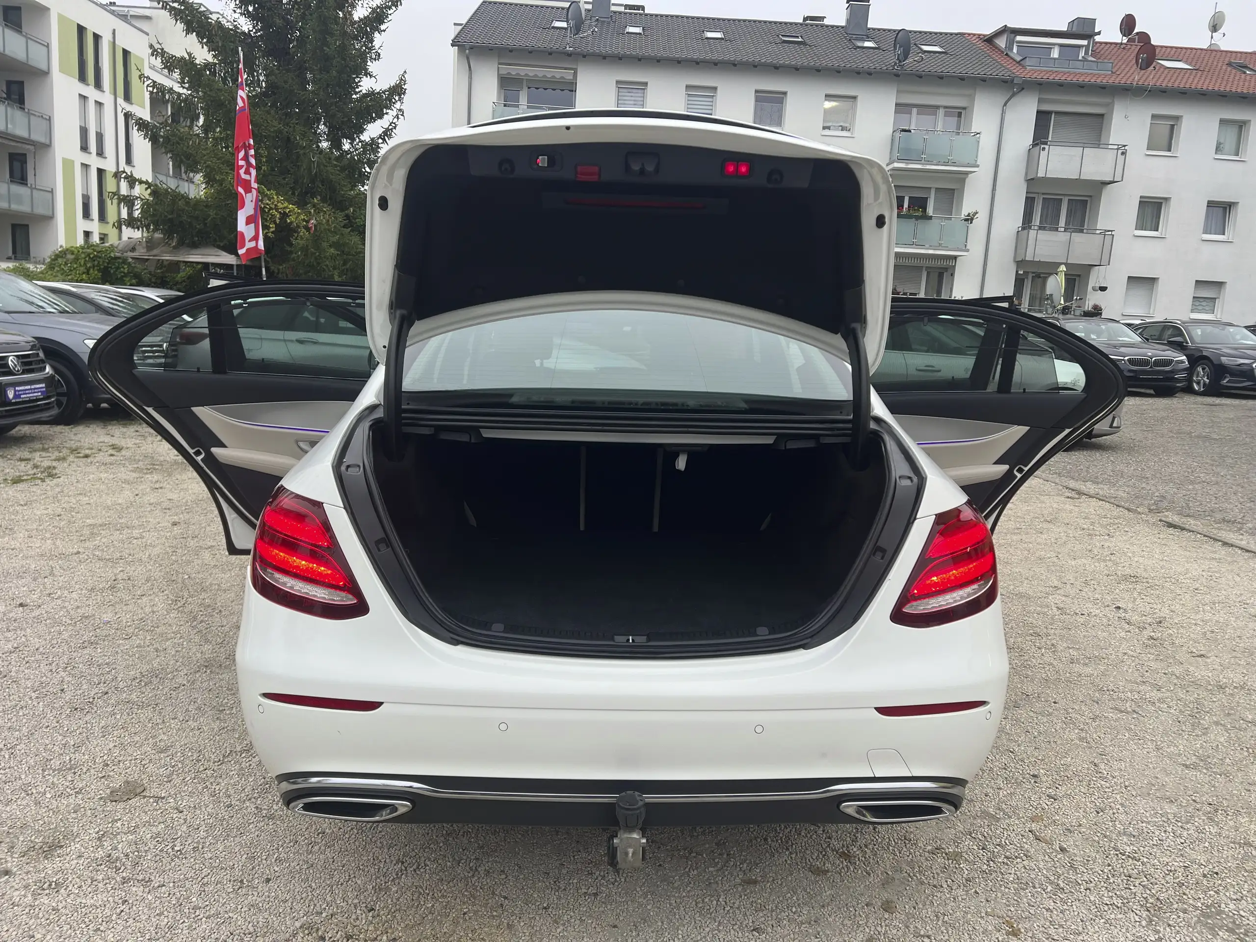 Mercedes-Benz - E 220