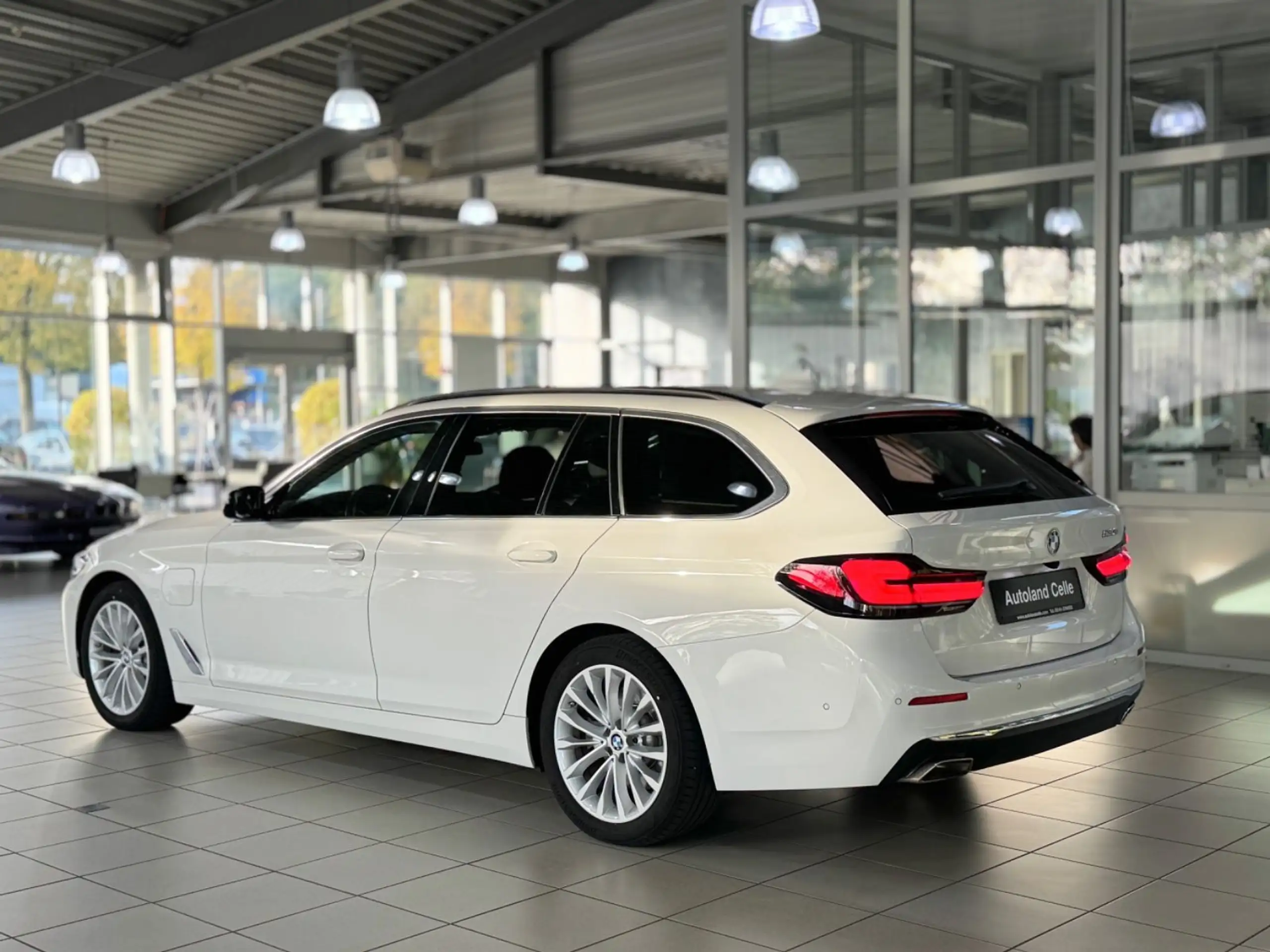 BMW - 530