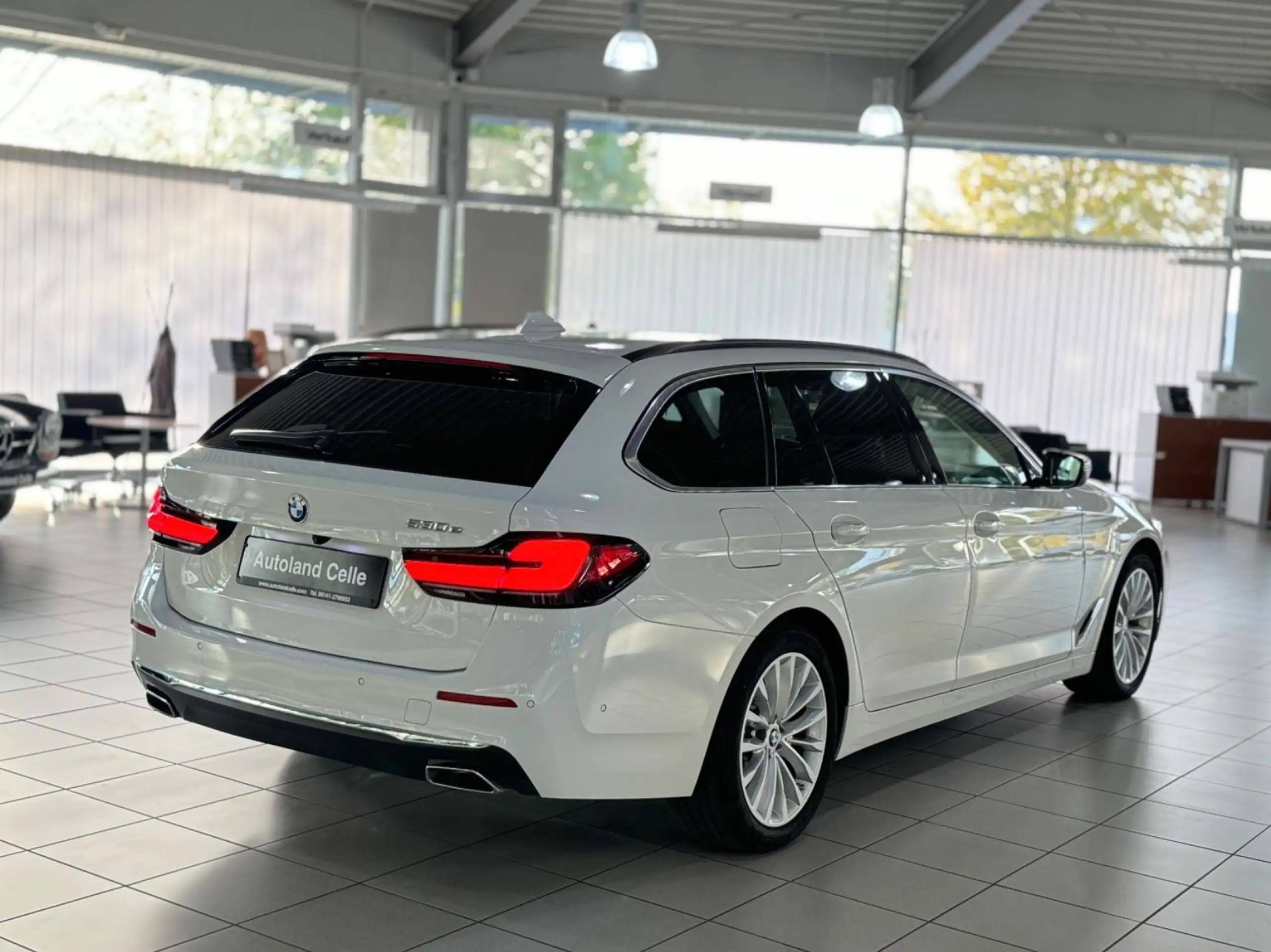 BMW - 530