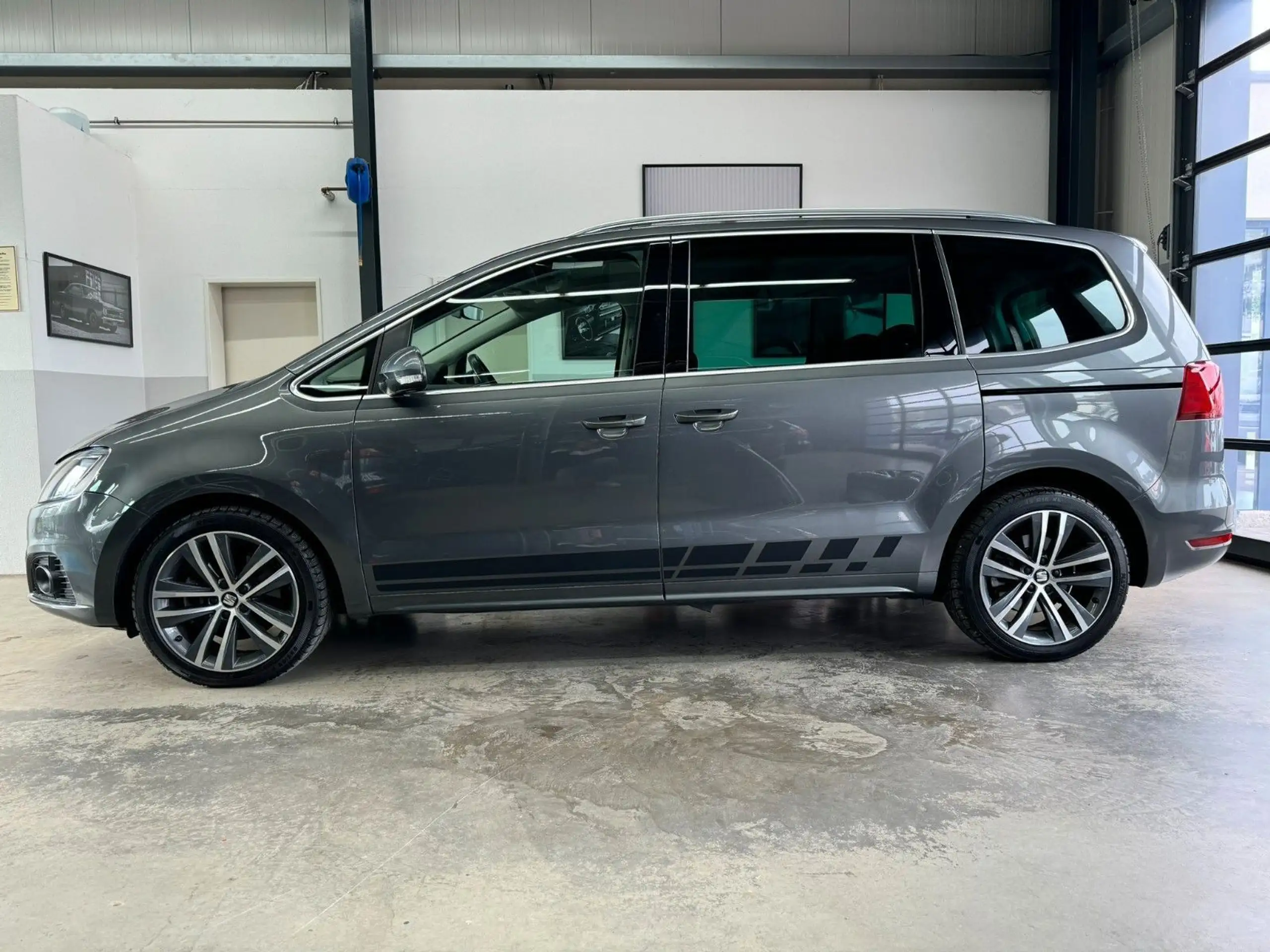 SEAT - Alhambra