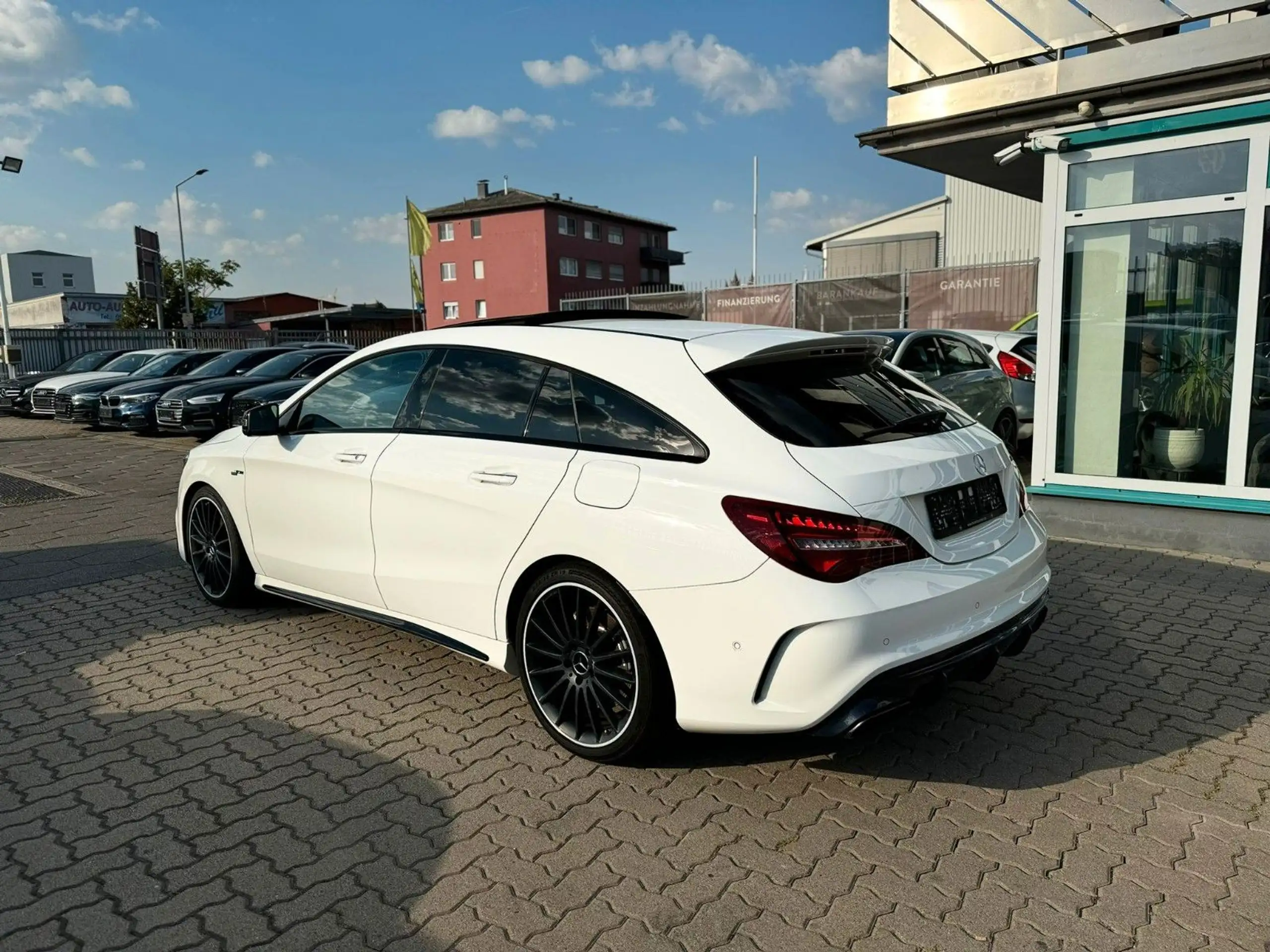 Mercedes-Benz - CLA 45 AMG