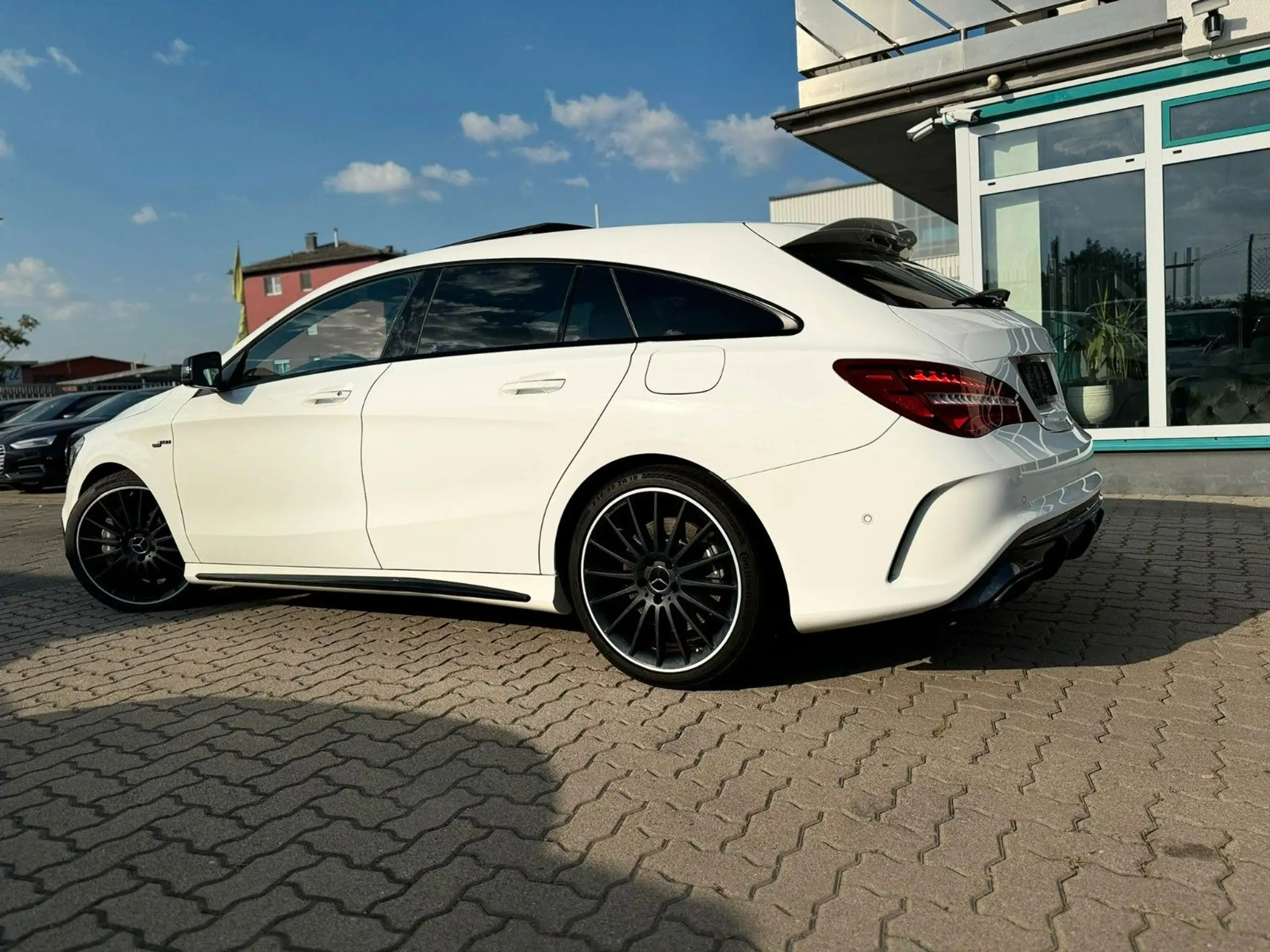 Mercedes-Benz - CLA 45 AMG