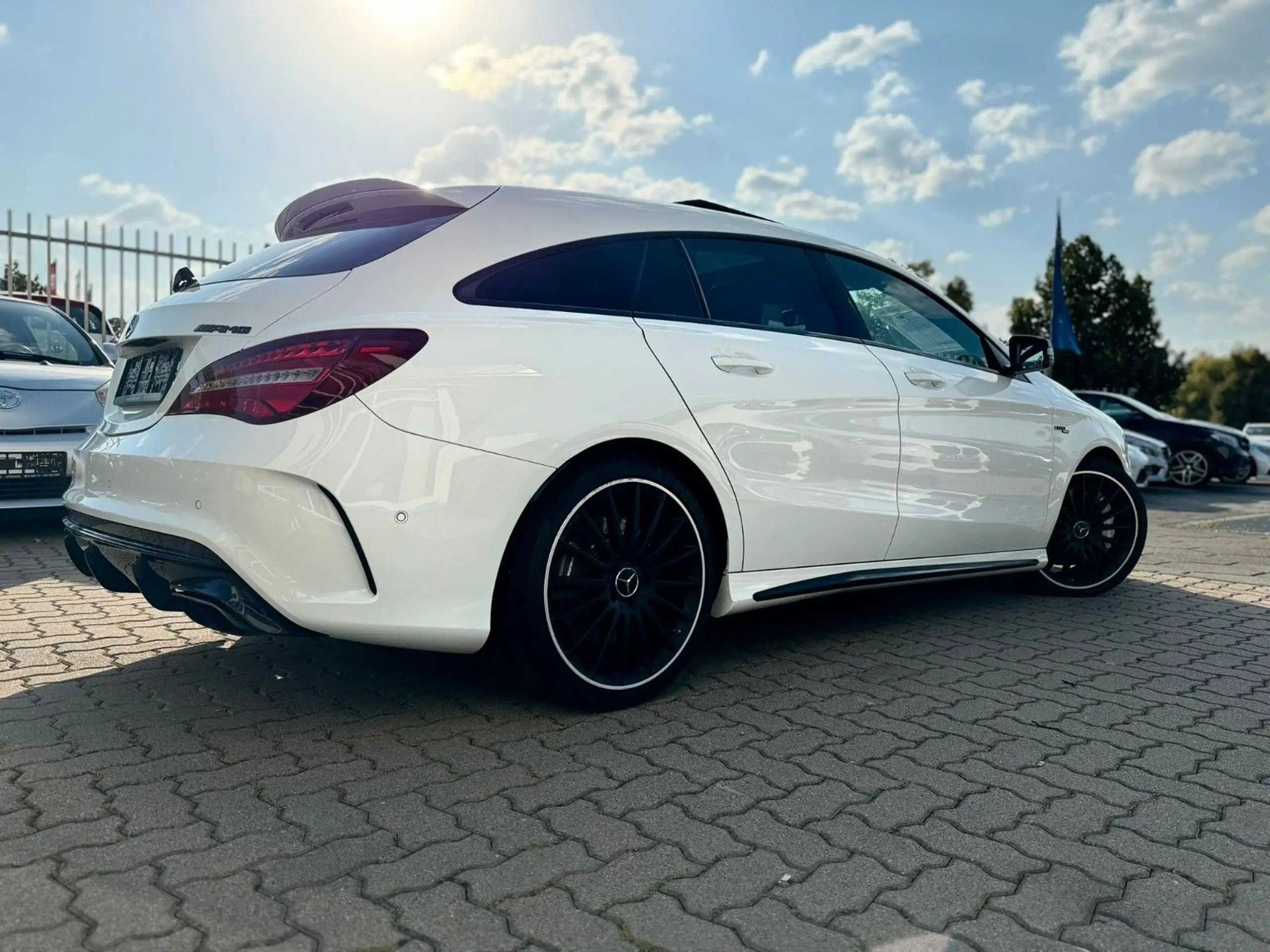 Mercedes-Benz - CLA 45 AMG