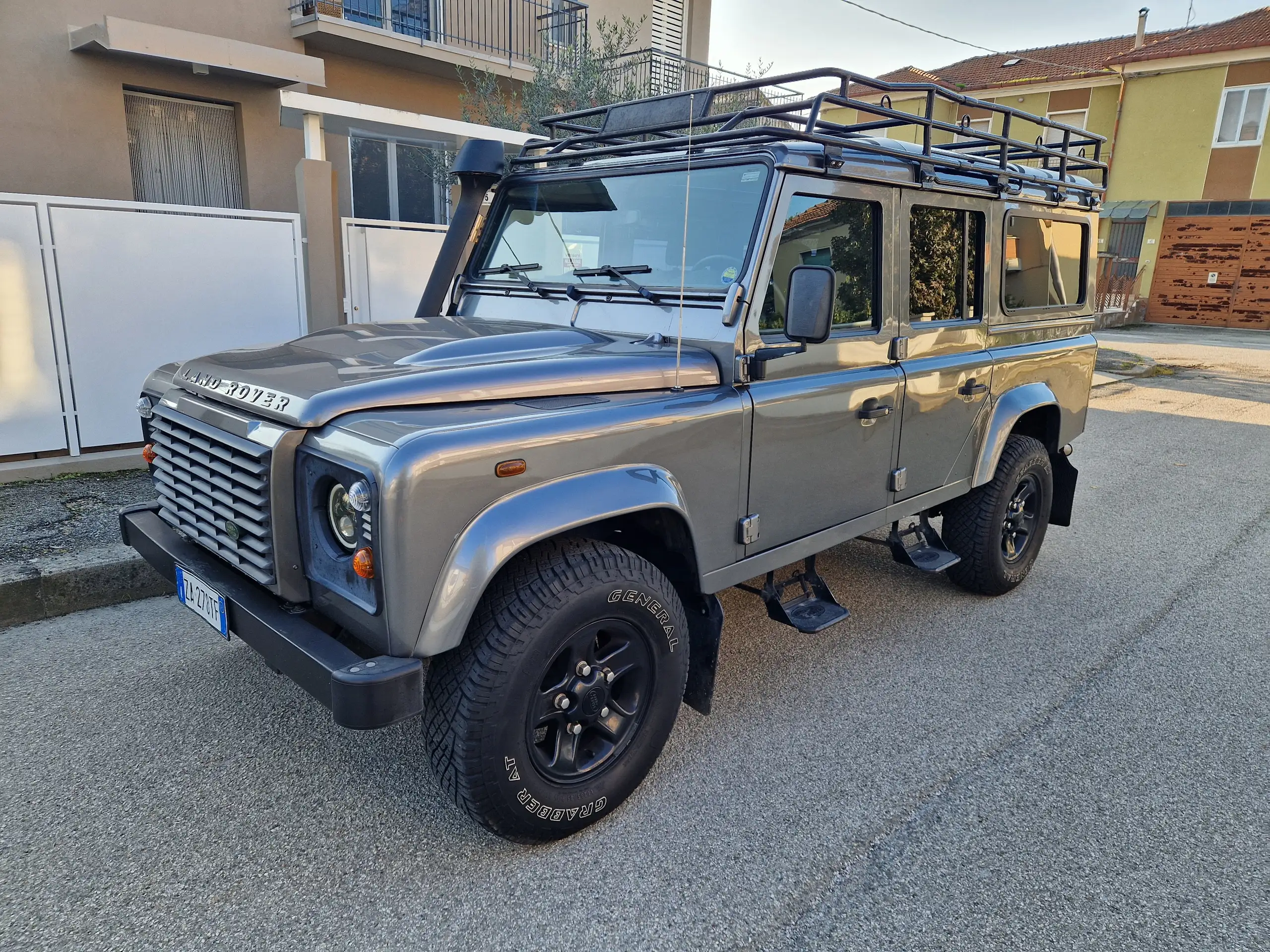 Land Rover Defender 2008