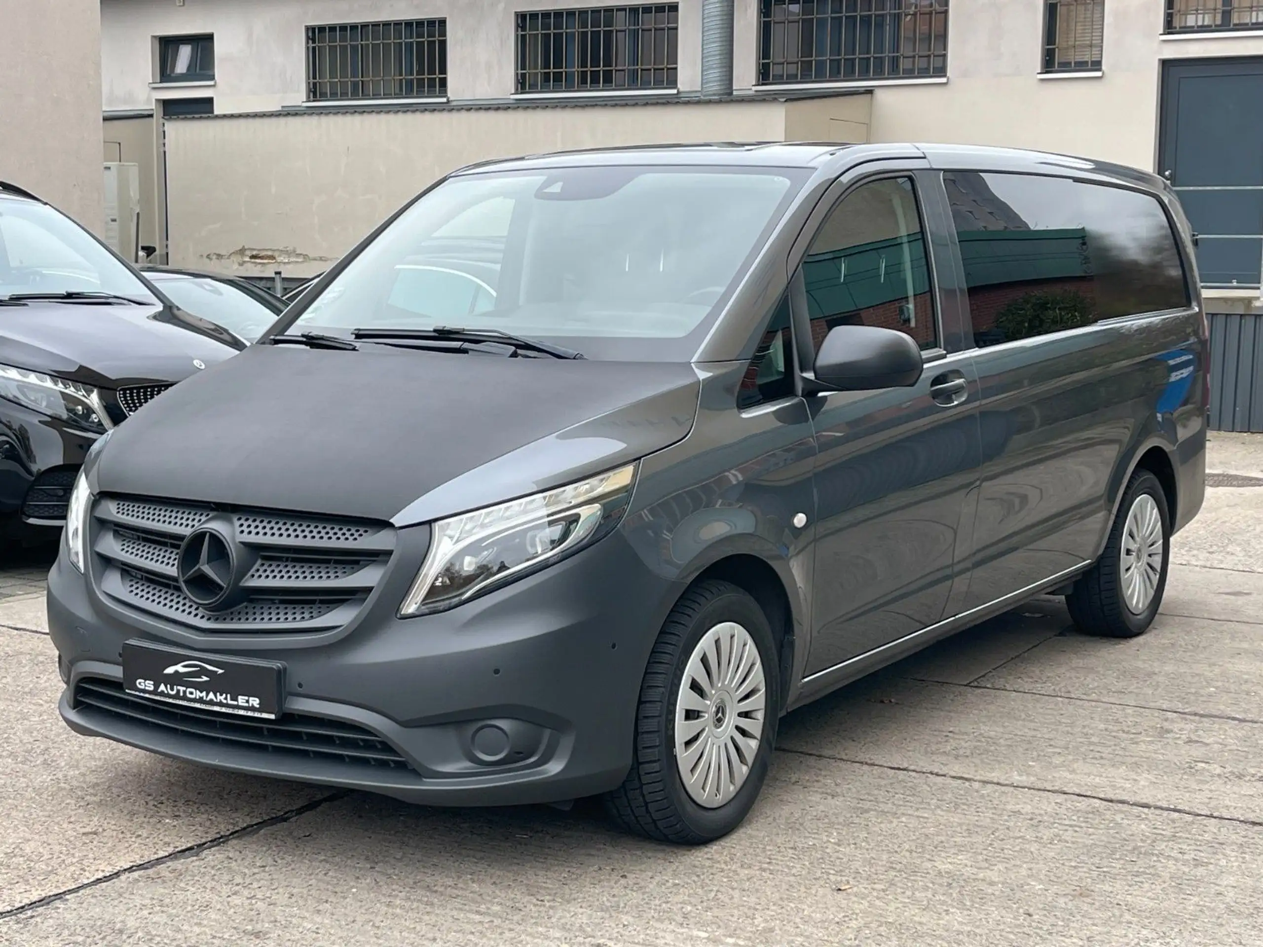 Mercedes-Benz - Vito