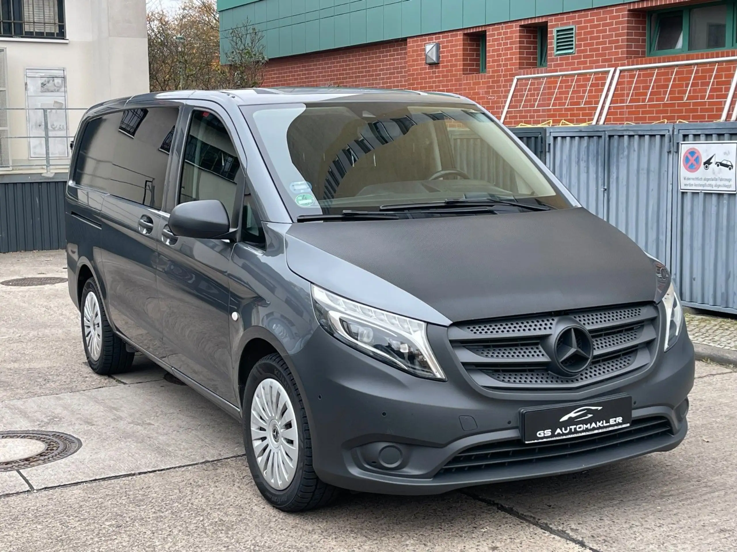 Mercedes-Benz - Vito