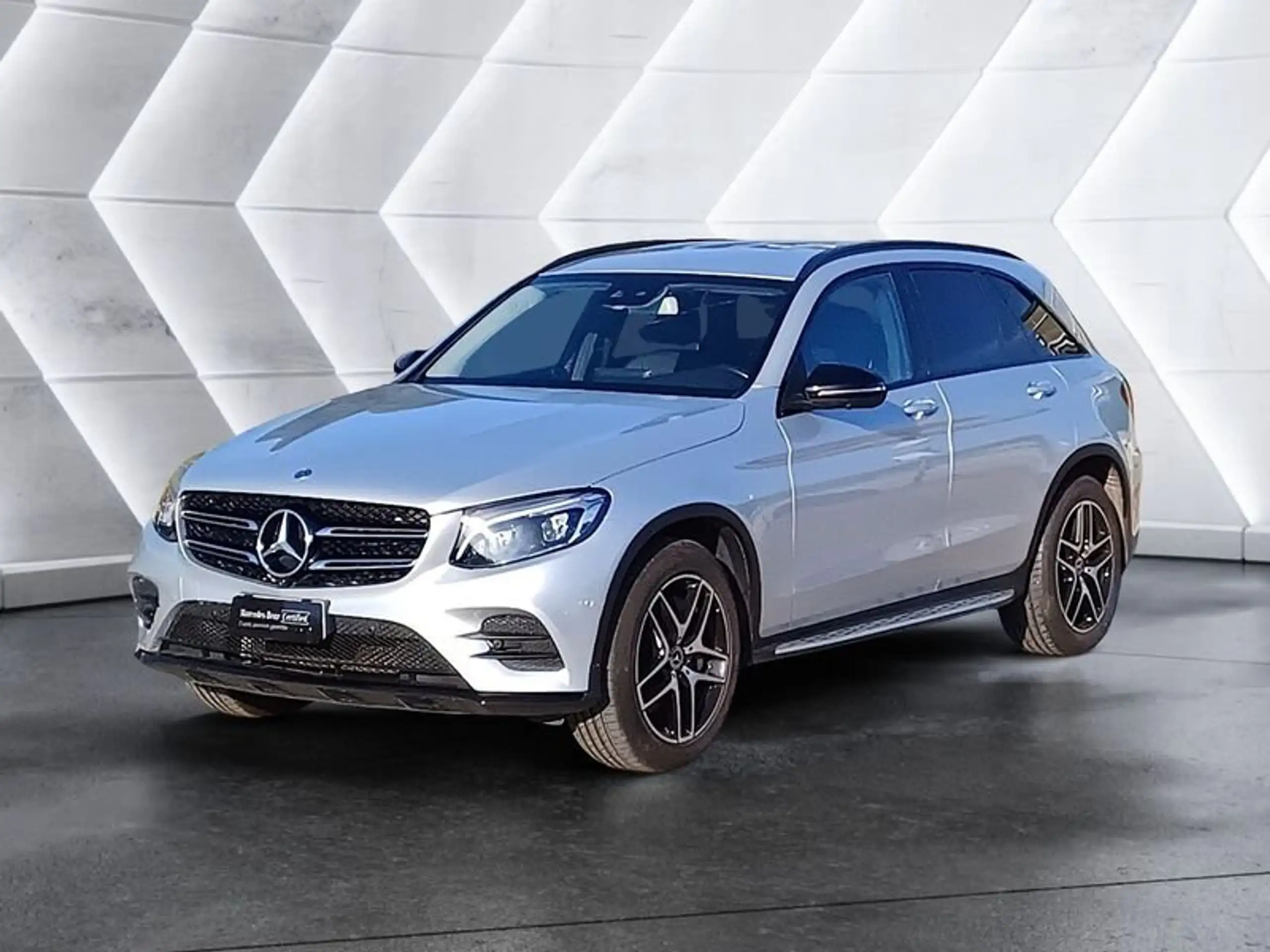 Mercedes-Benz - GLC 250