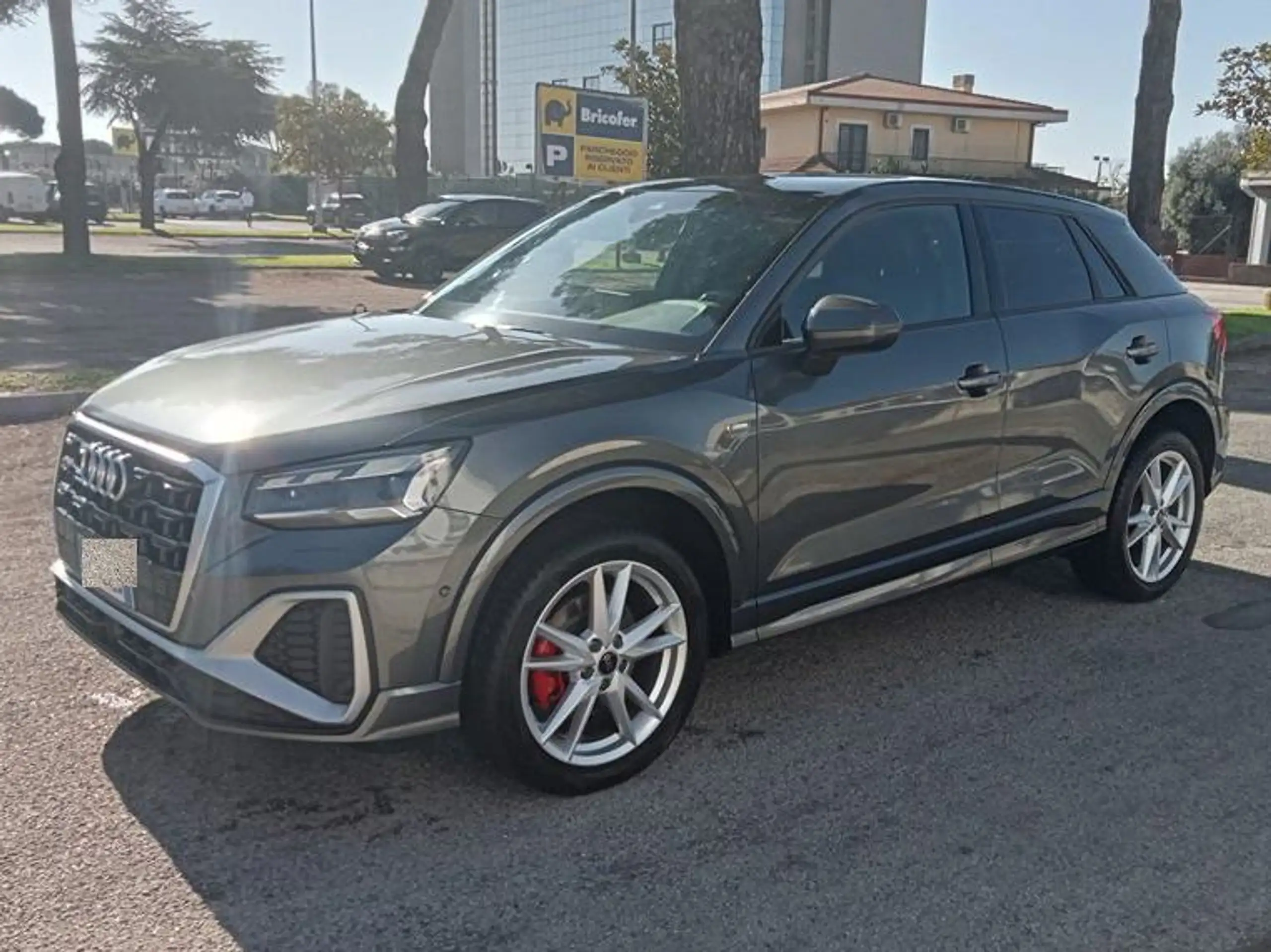 Audi - Q2