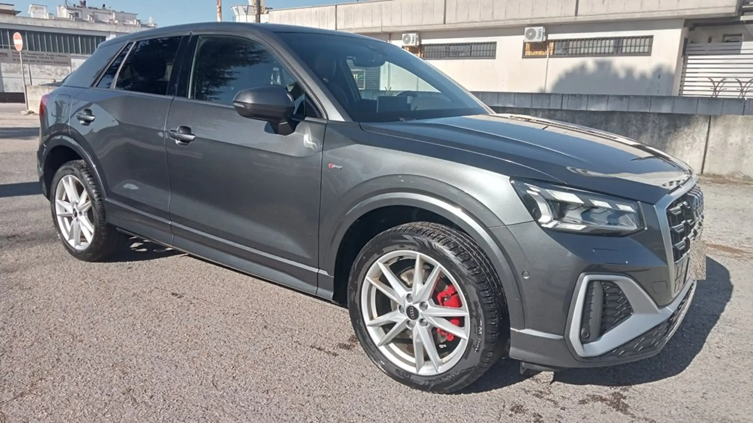 Audi - Q2