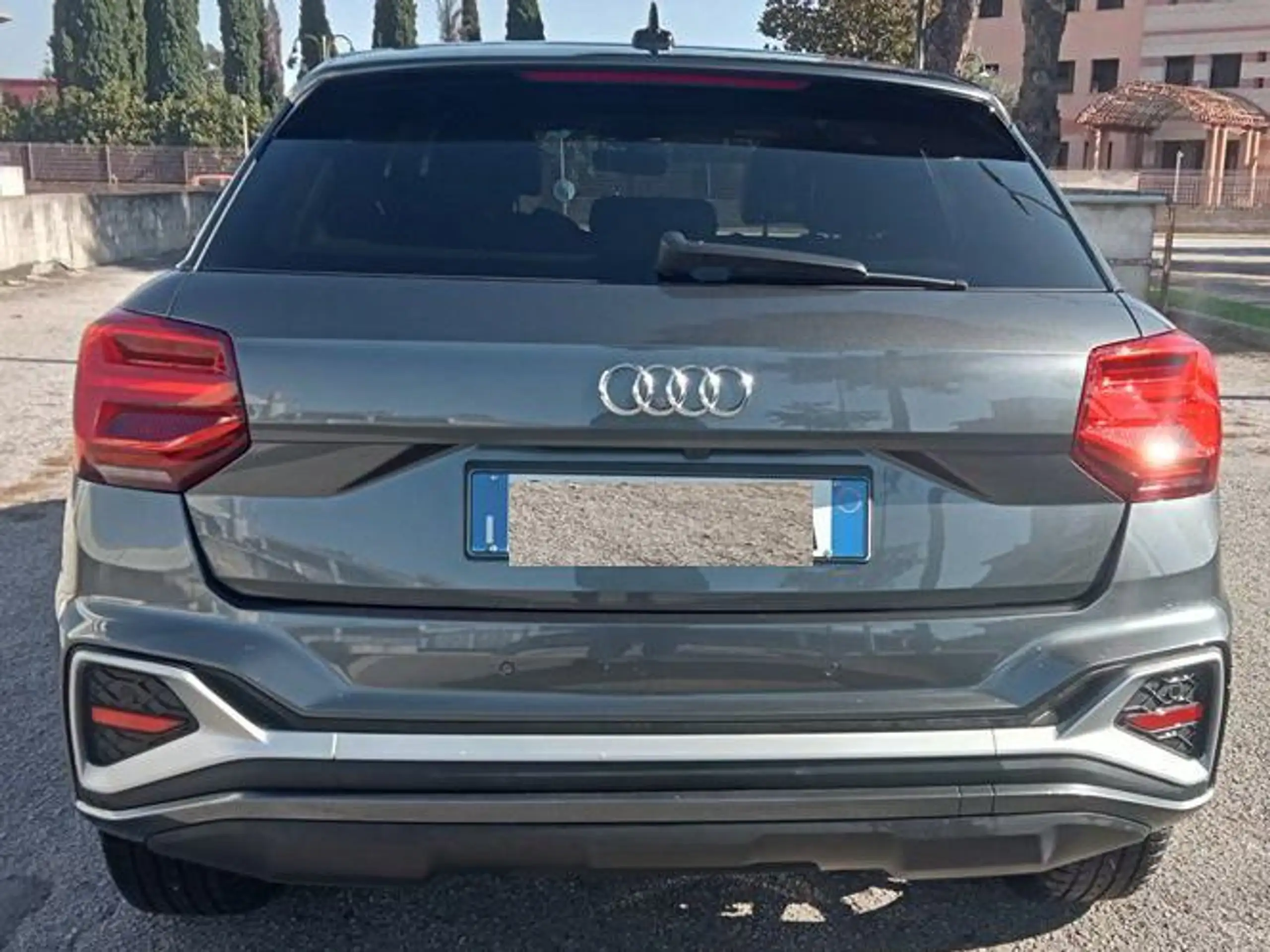 Audi - Q2