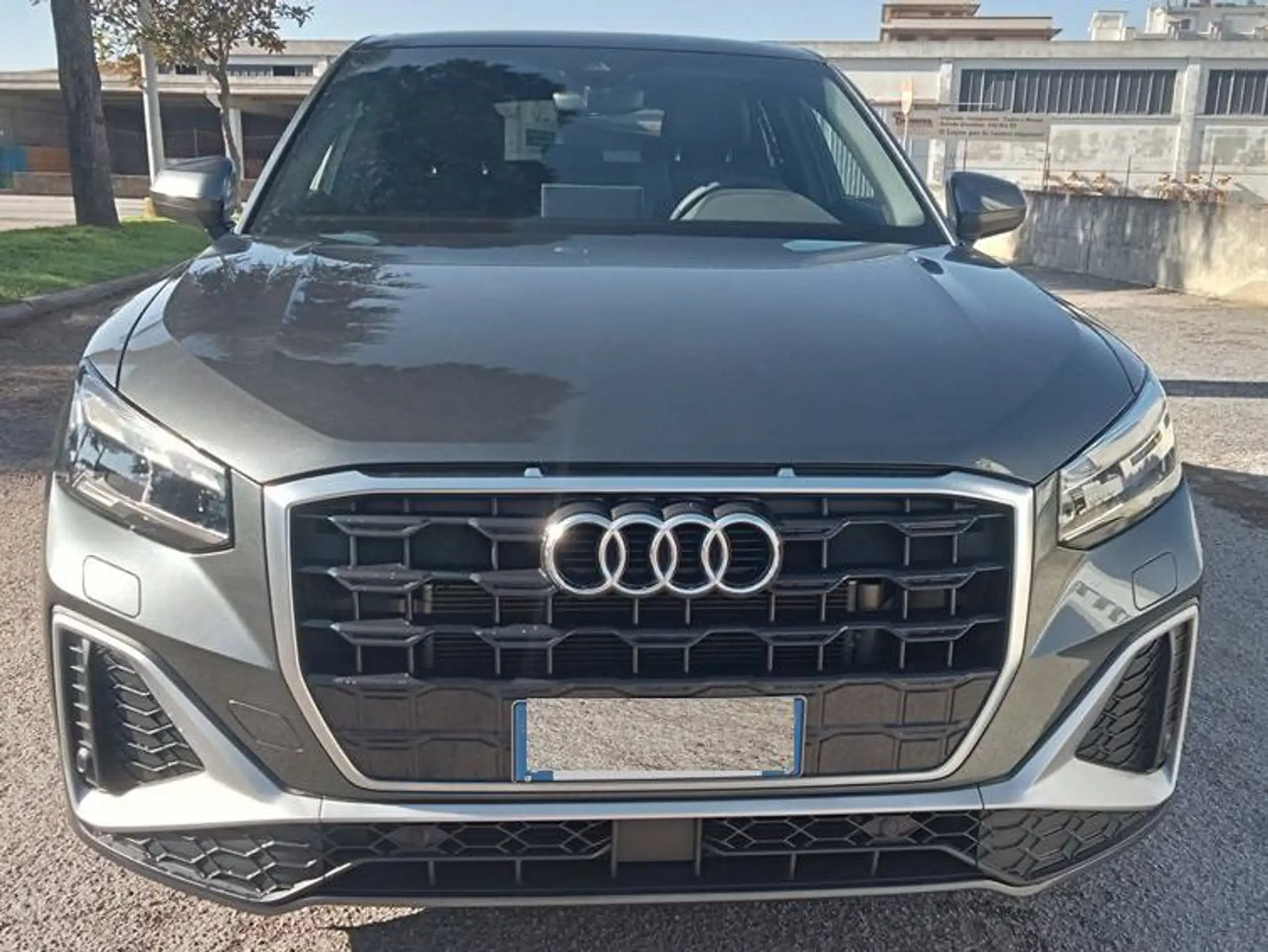 Audi - Q2