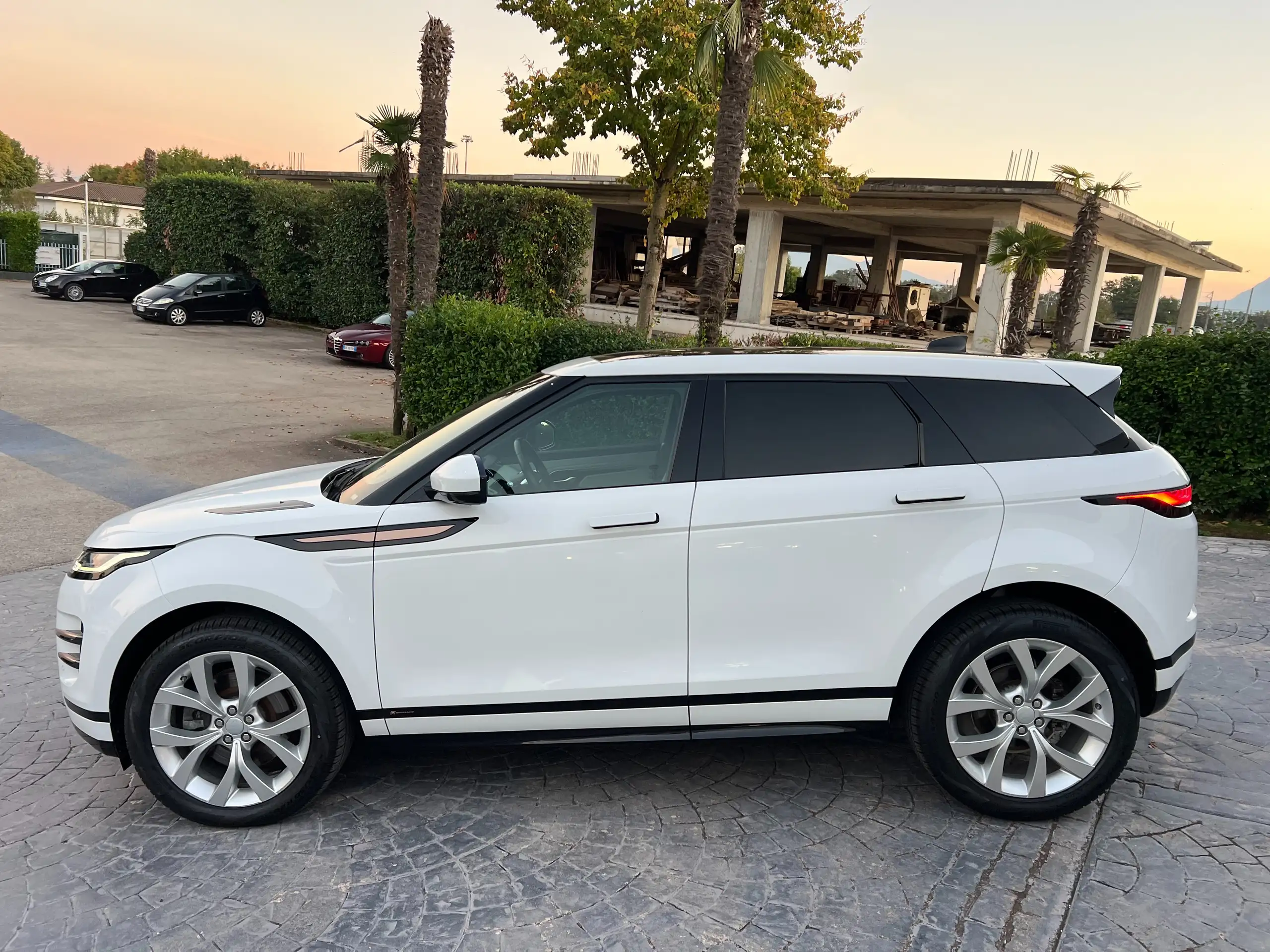 Land Rover - Range Rover Evoque