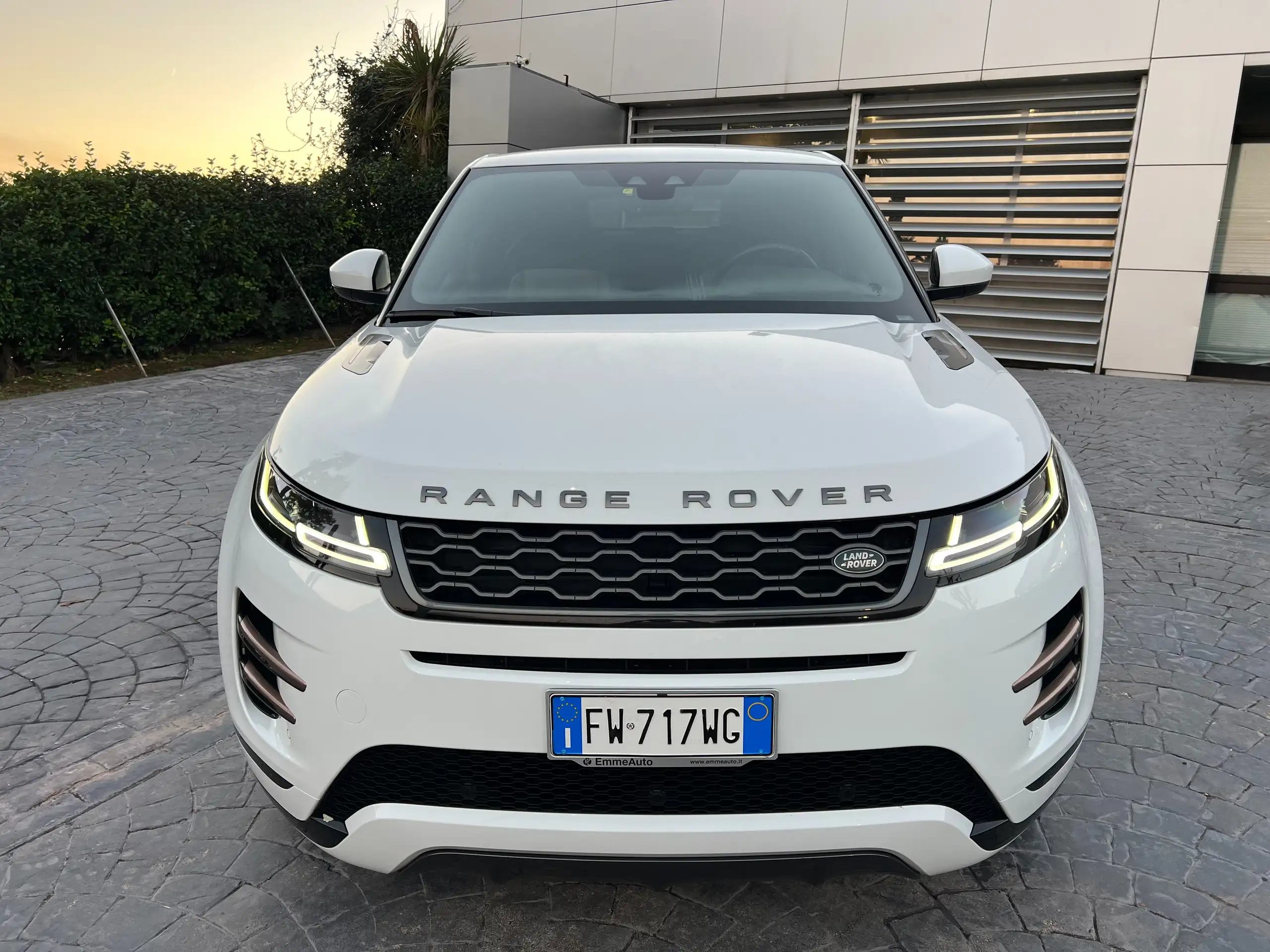 Land Rover - Range Rover Evoque