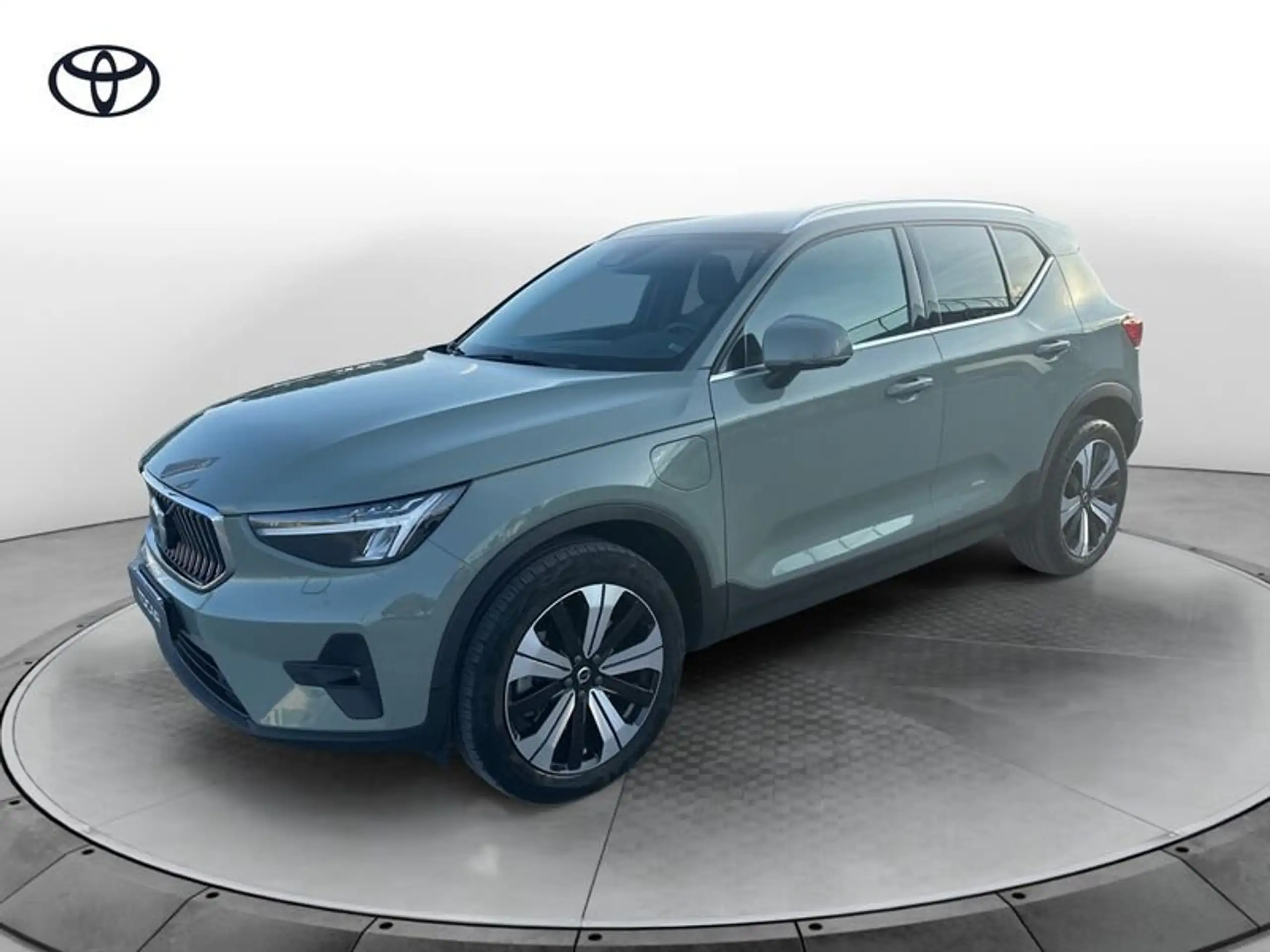 Volvo - XC40