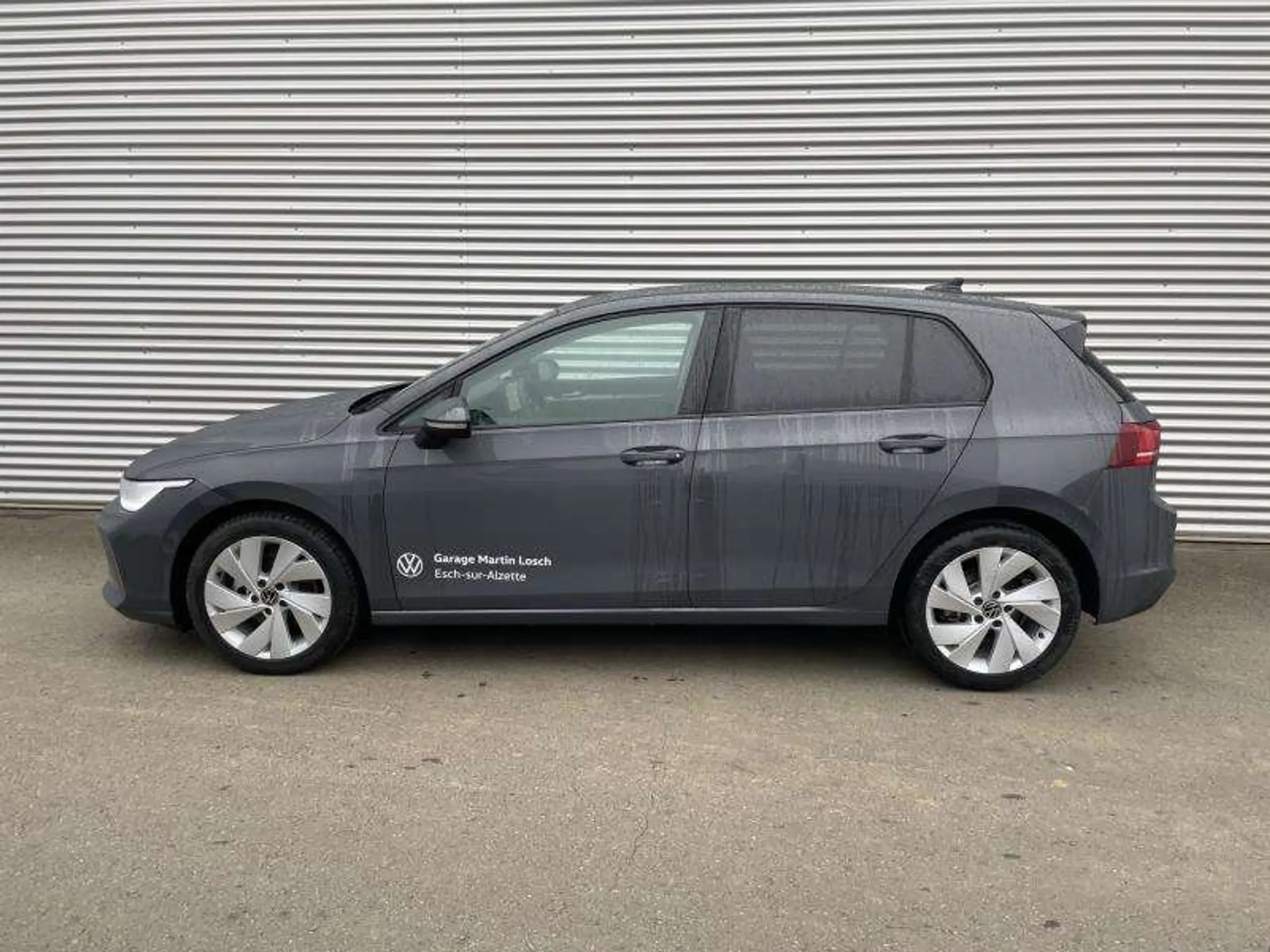 Volkswagen - Golf