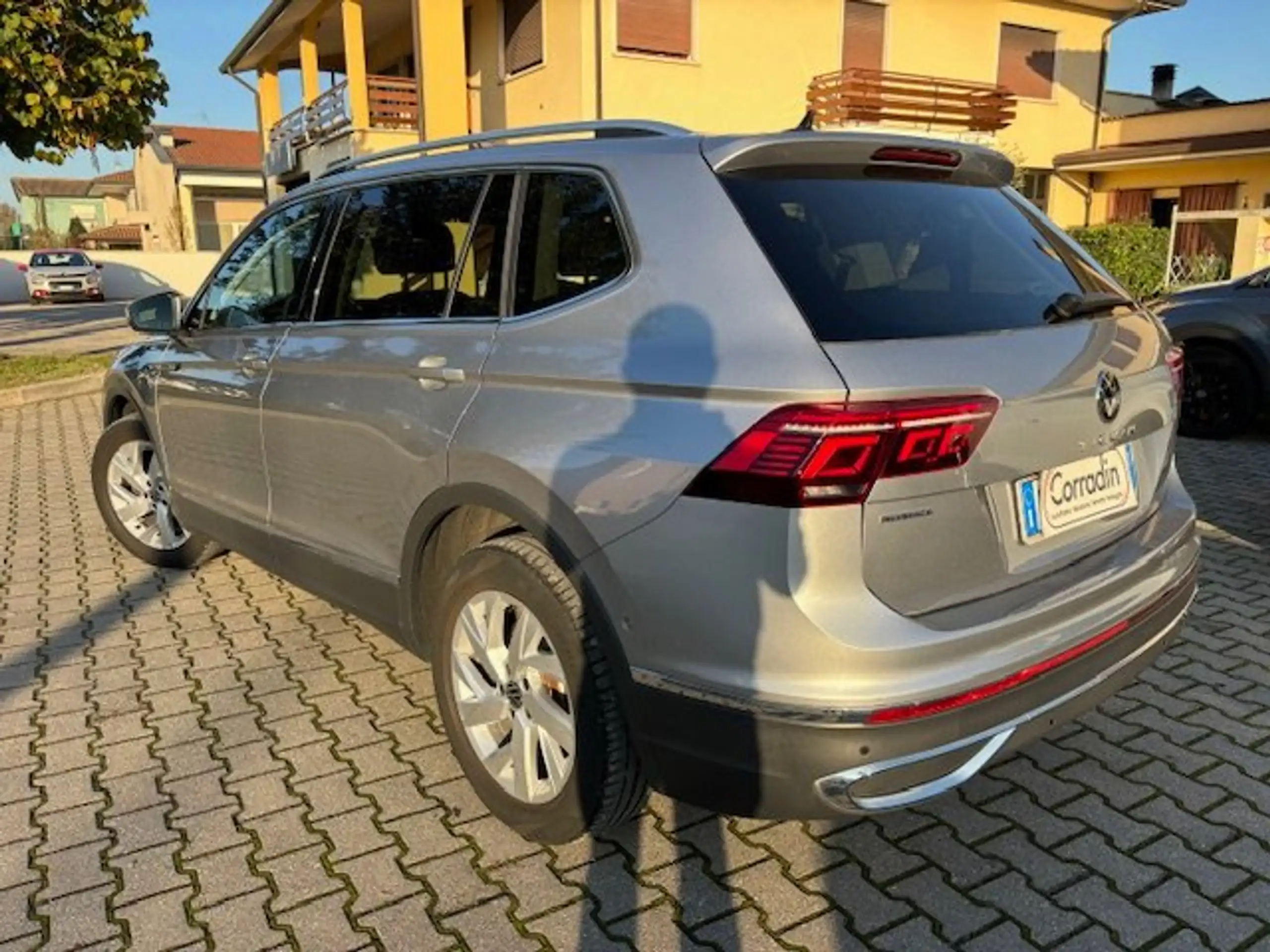 Volkswagen - Tiguan