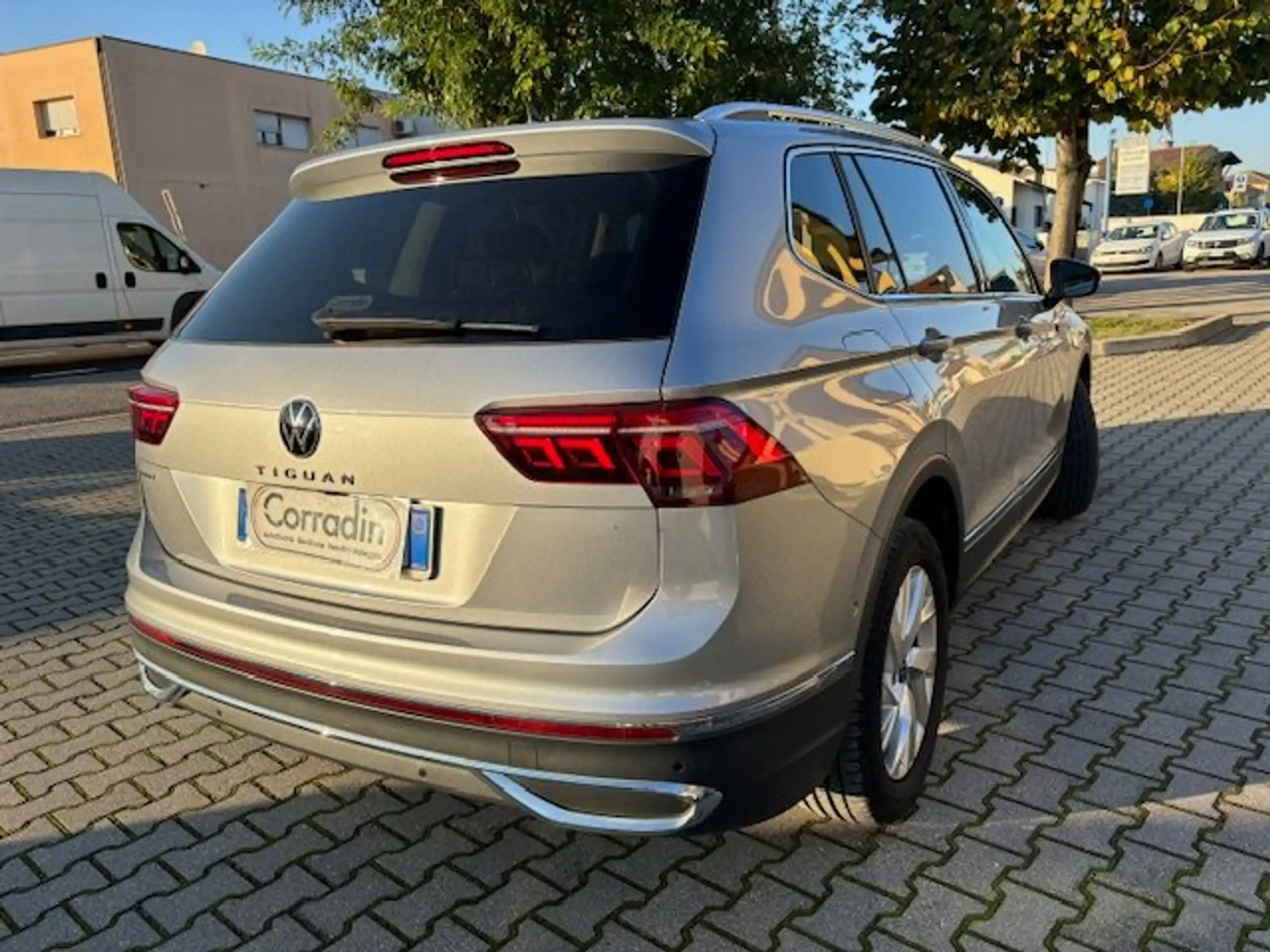 Volkswagen - Tiguan