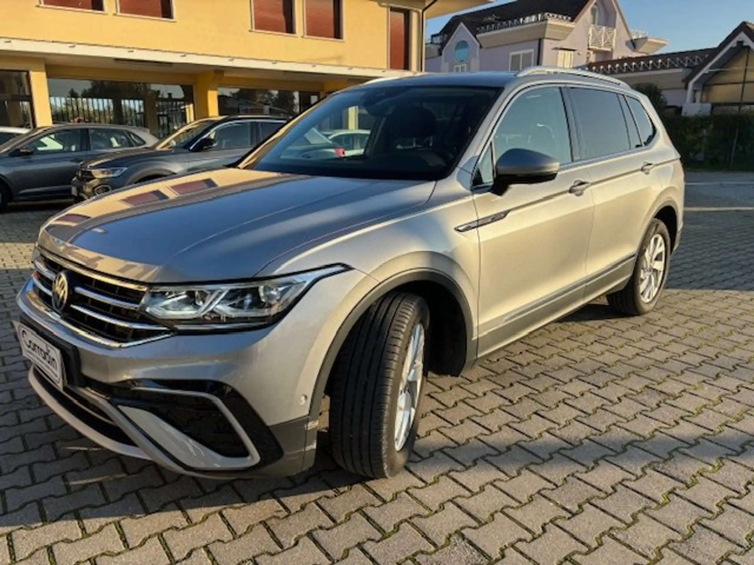 Volkswagen - Tiguan