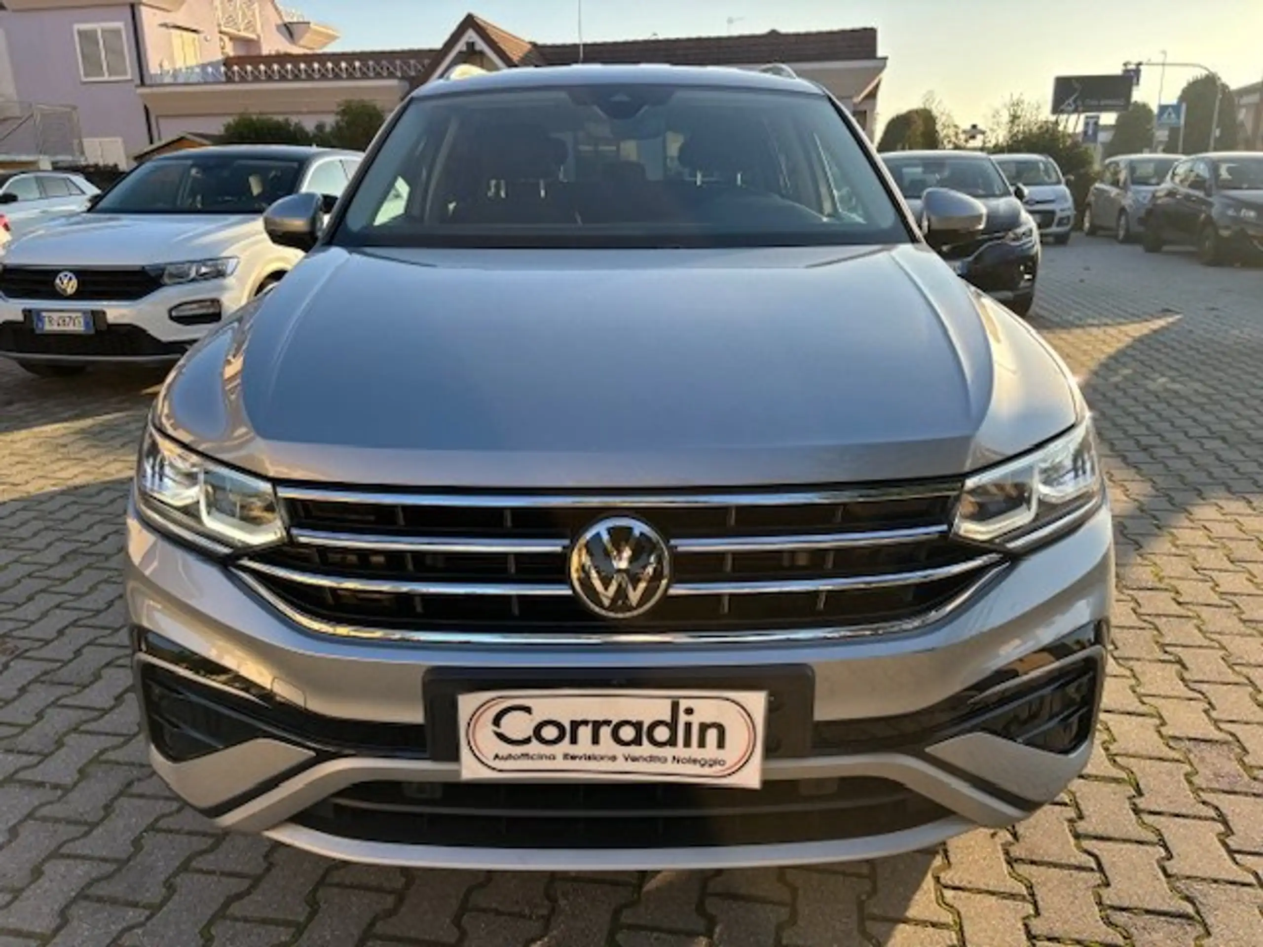 Volkswagen - Tiguan