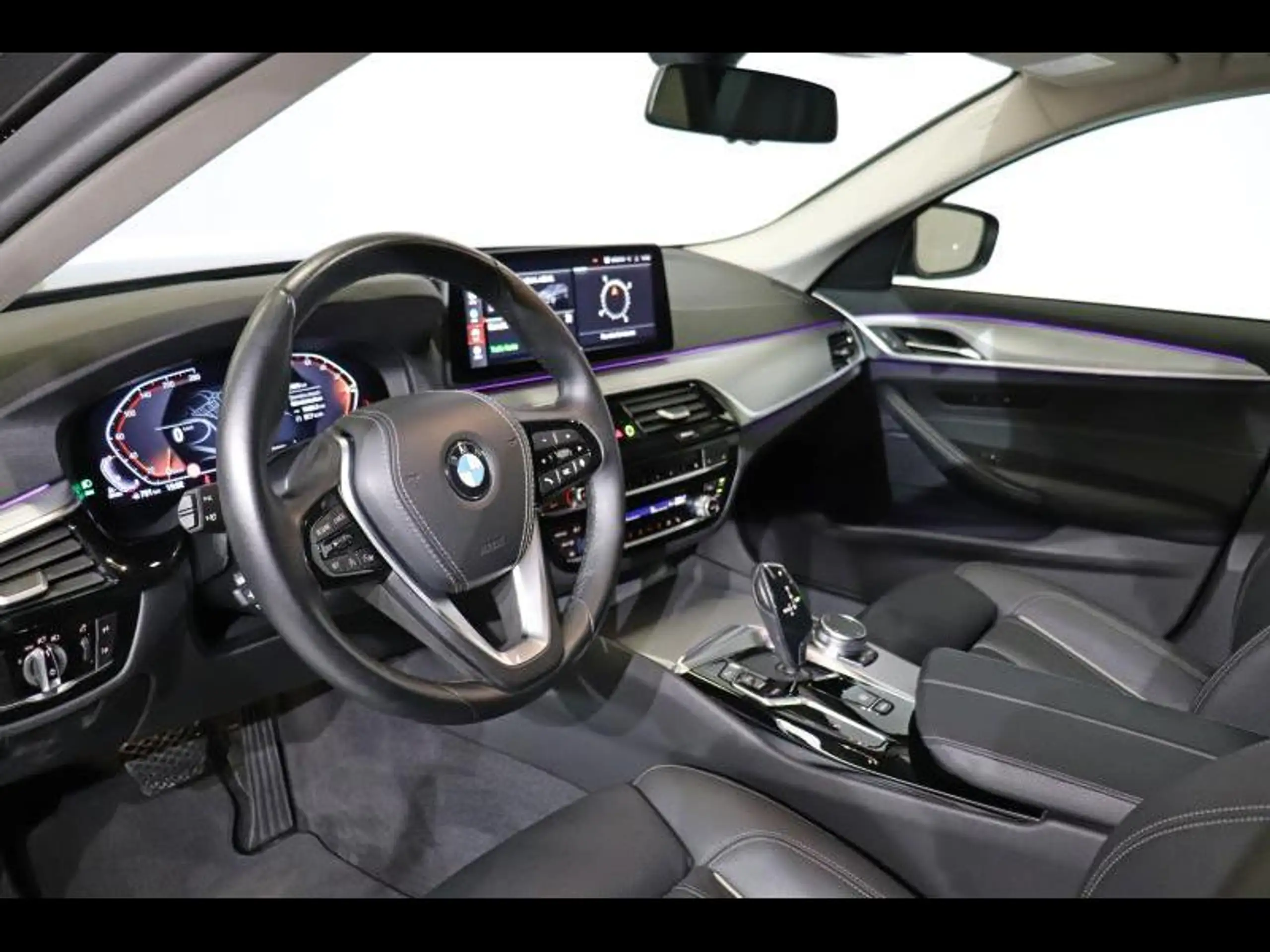 BMW - 518