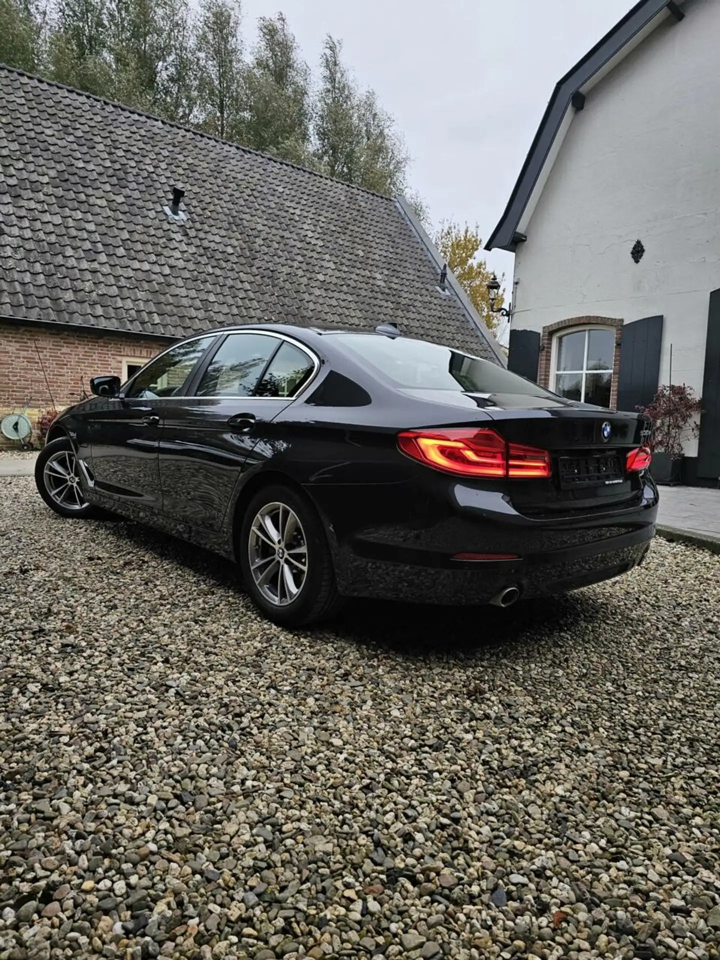 BMW - 530