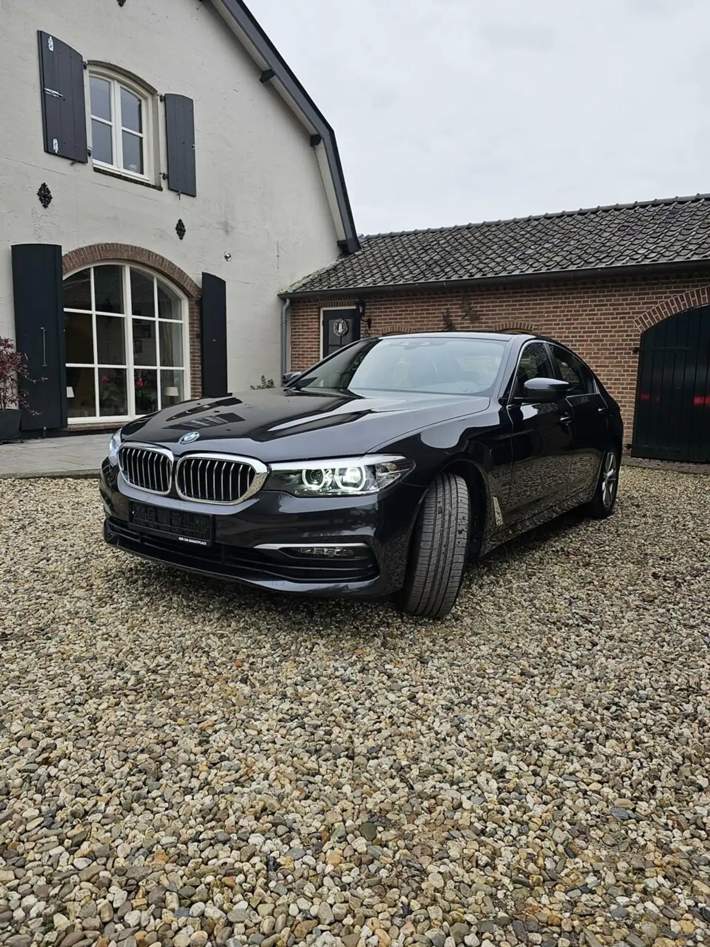 BMW - 530