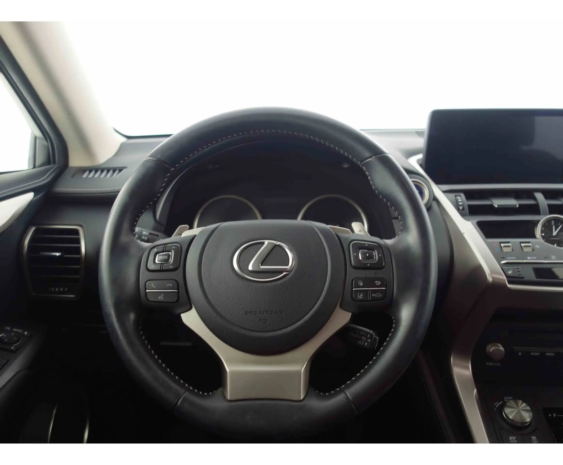 Lexus - NX 300