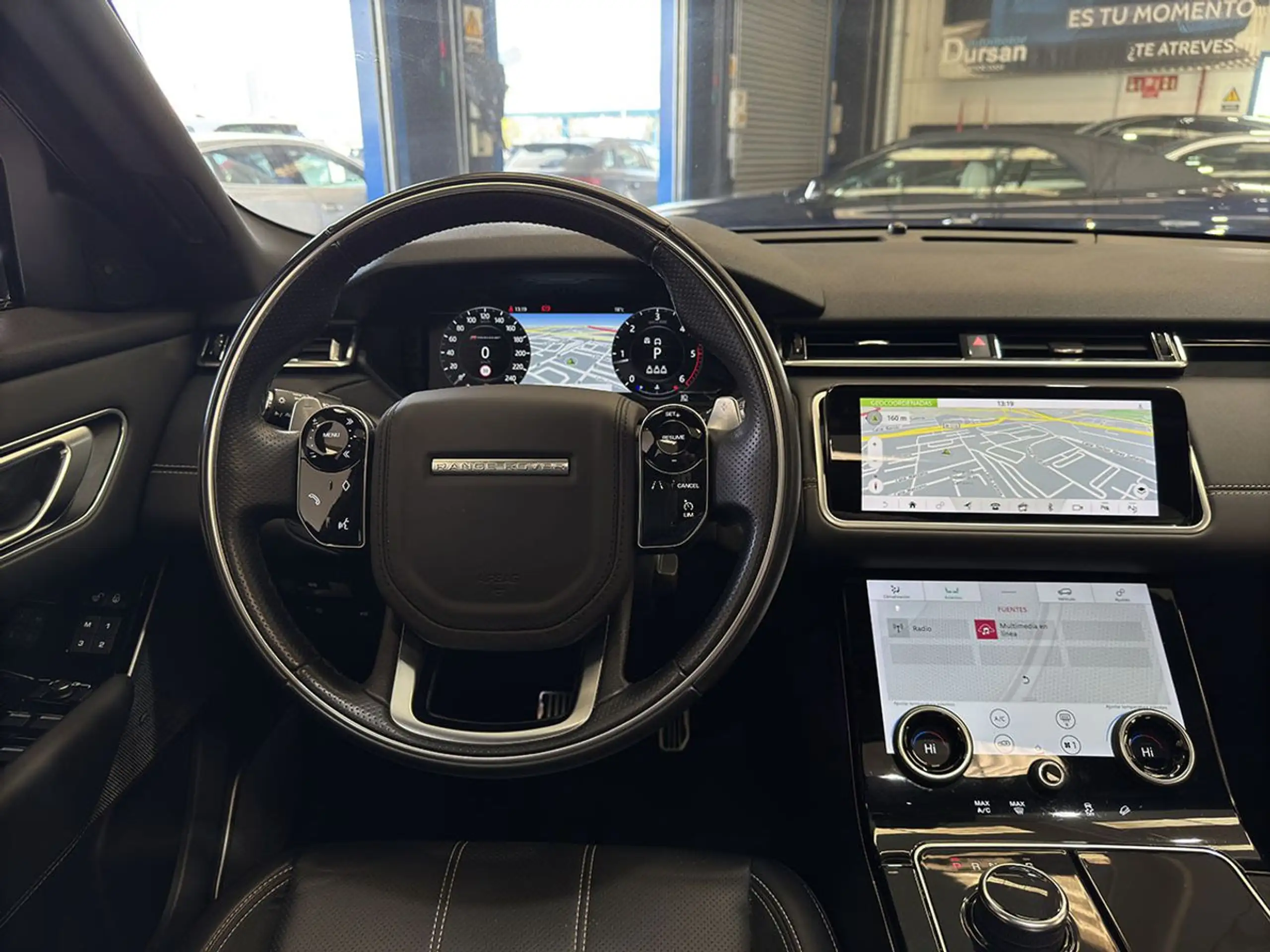 Land Rover - Range Rover Velar