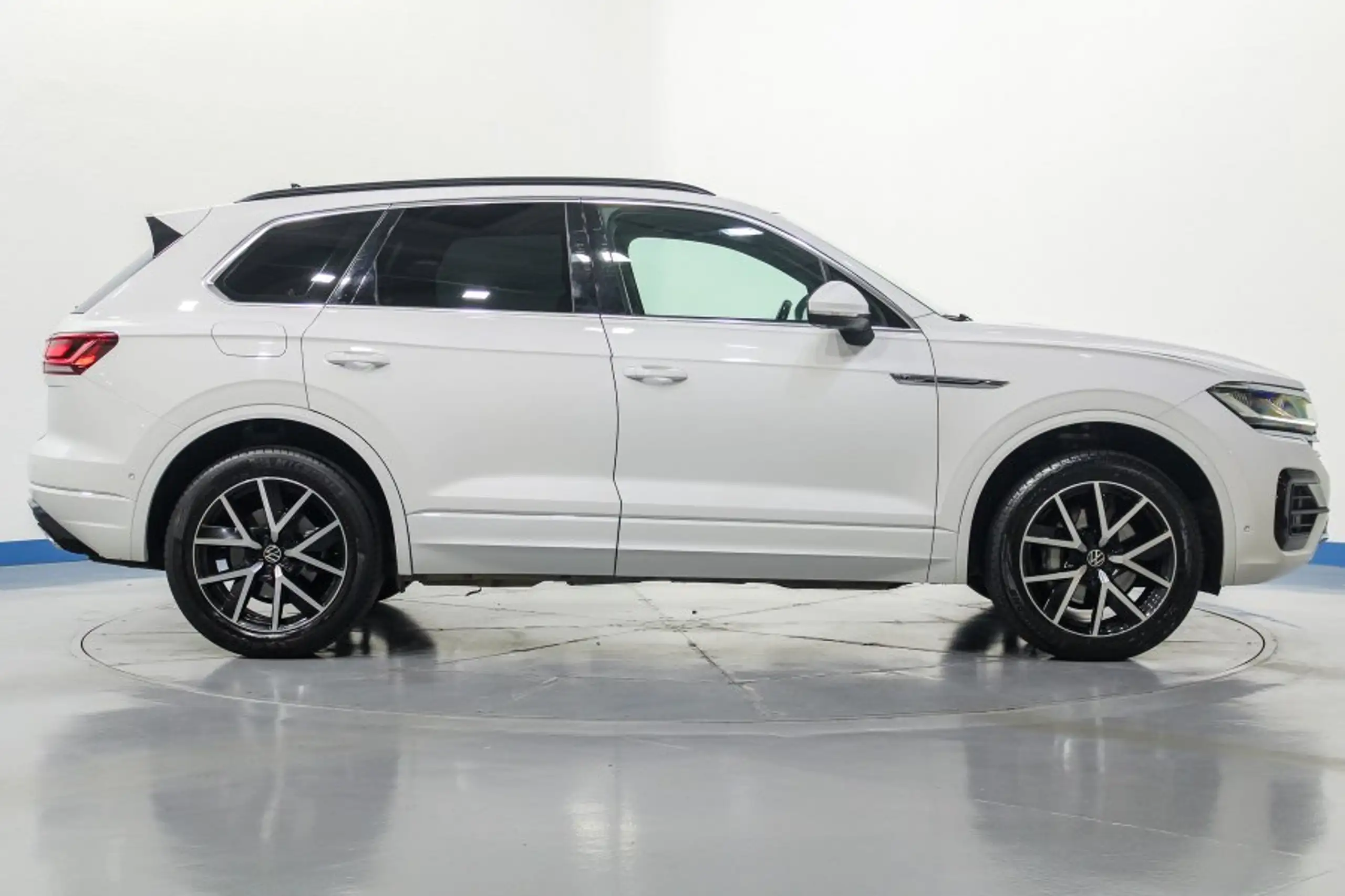 Volkswagen - Touareg