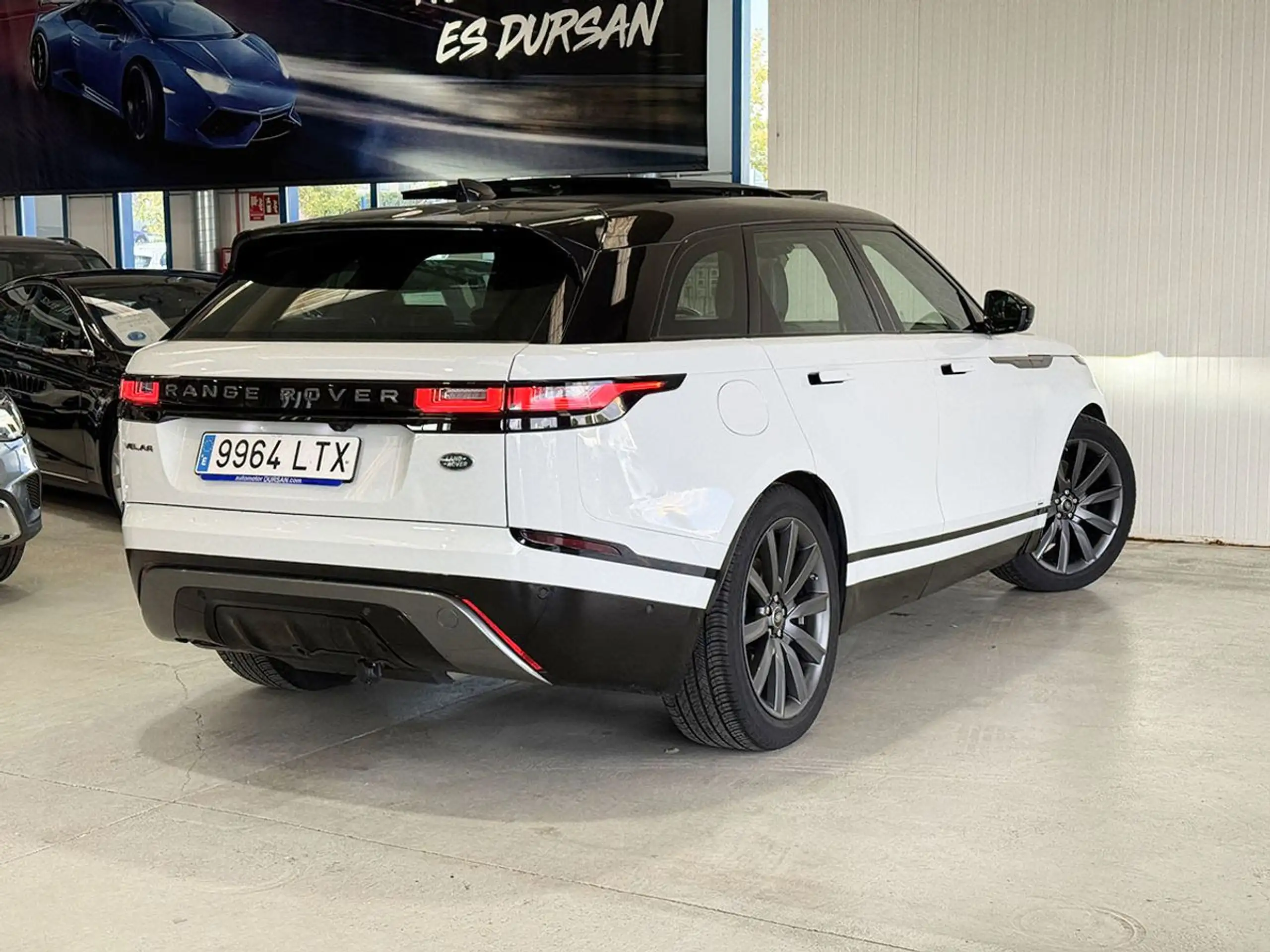 Land Rover - Range Rover Velar