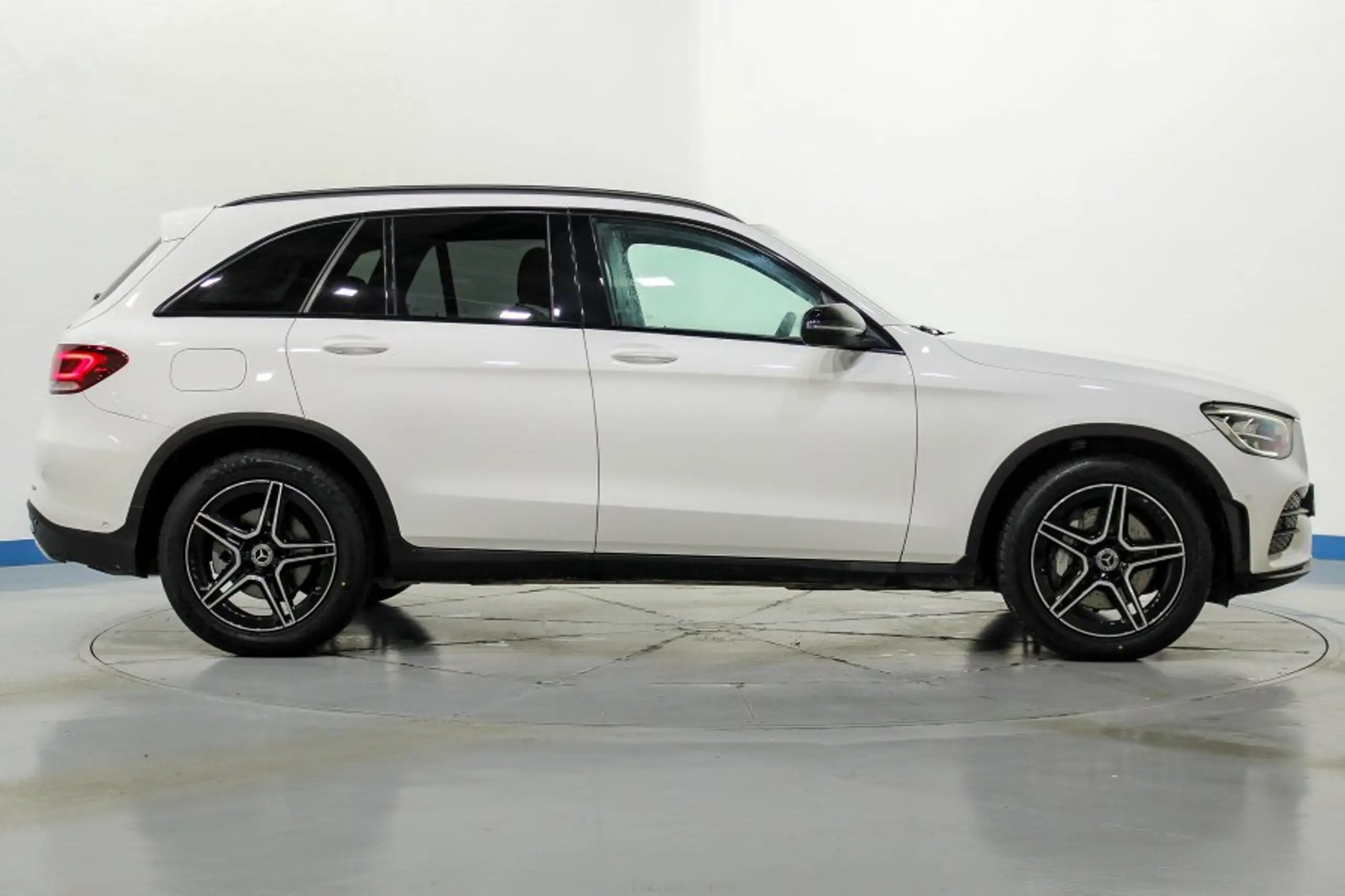 Mercedes-Benz - GLC 200