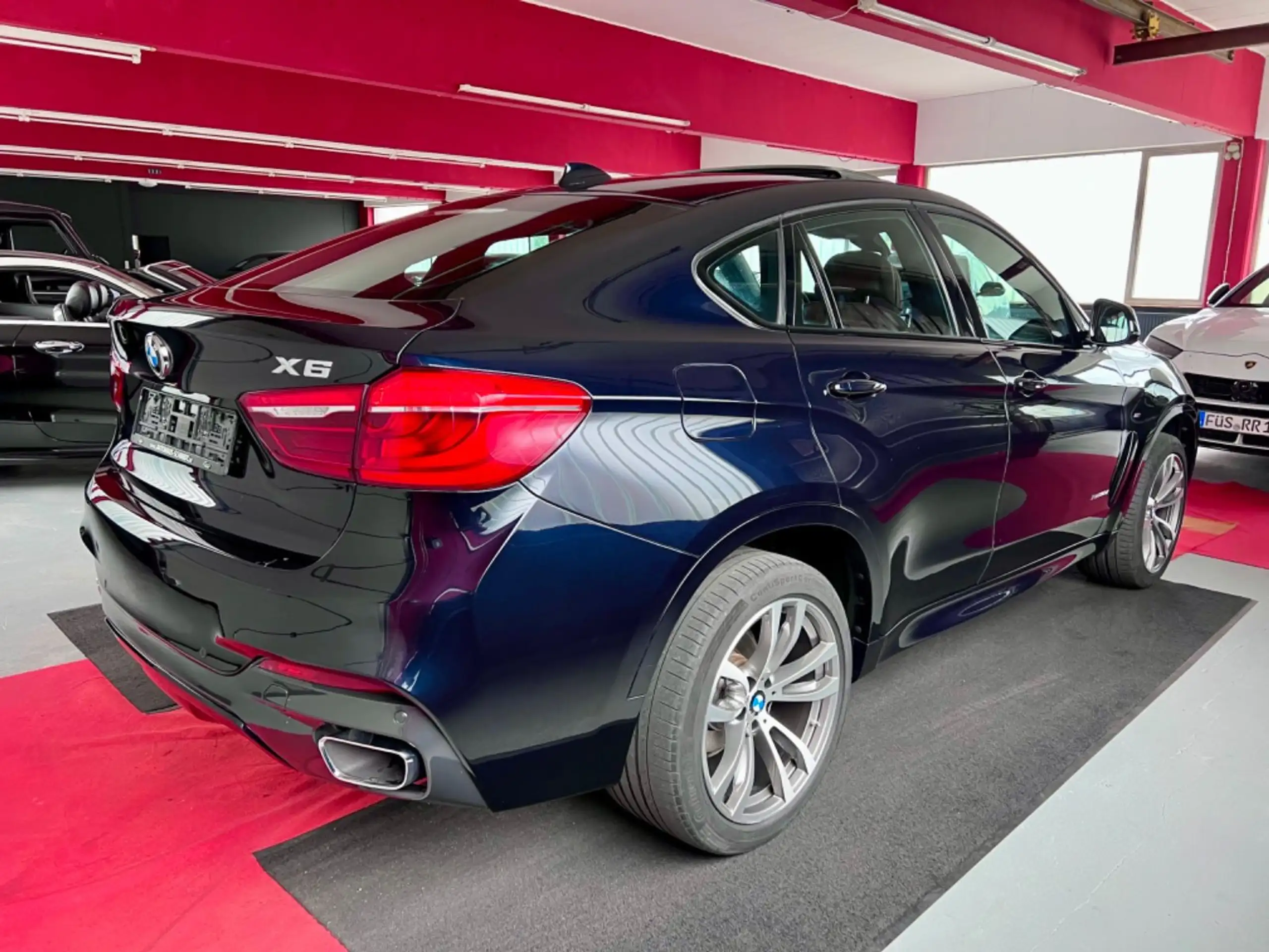 BMW - X6