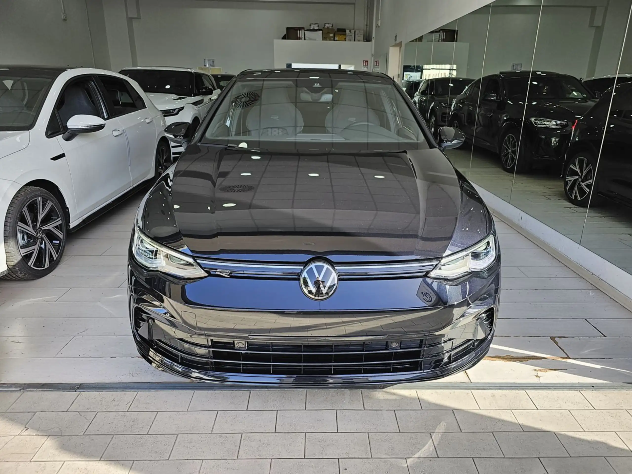 Volkswagen - Golf