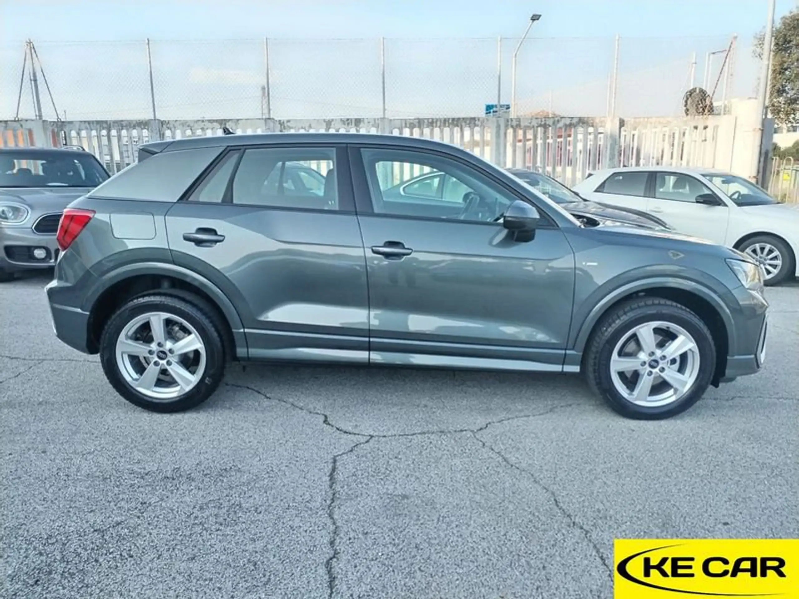 Audi - Q2