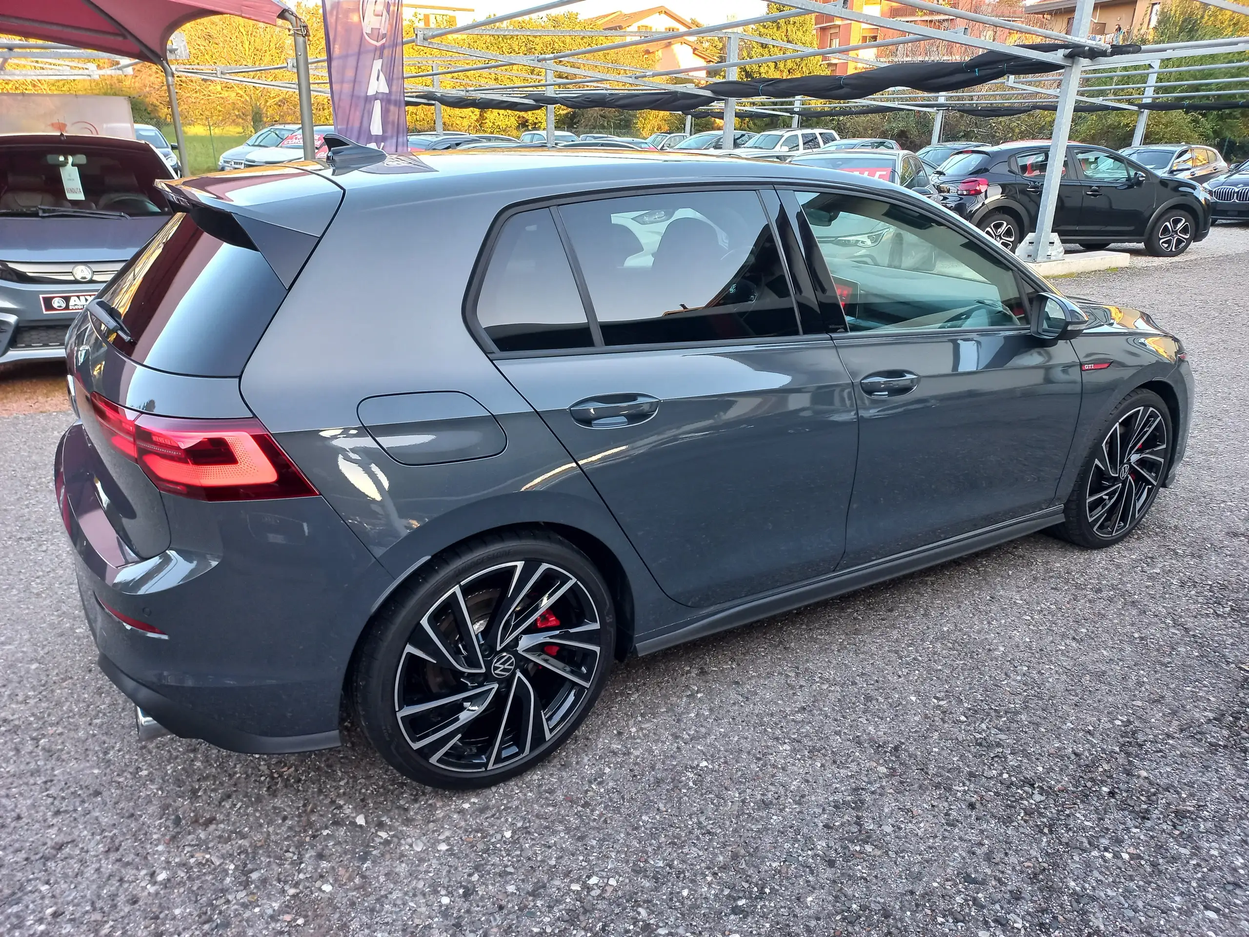 Volkswagen - Golf GTI